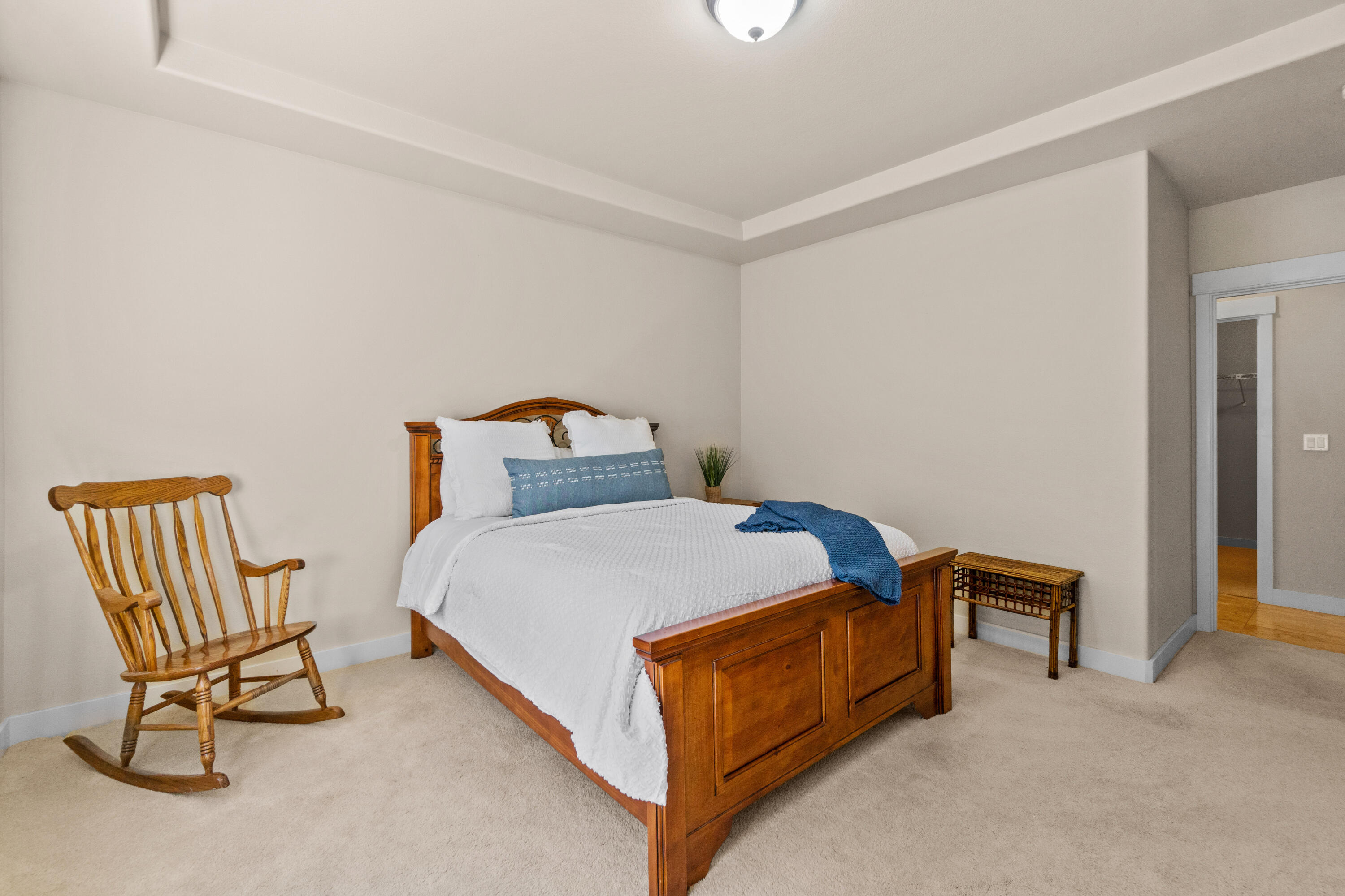 466 NW Flagline Drive