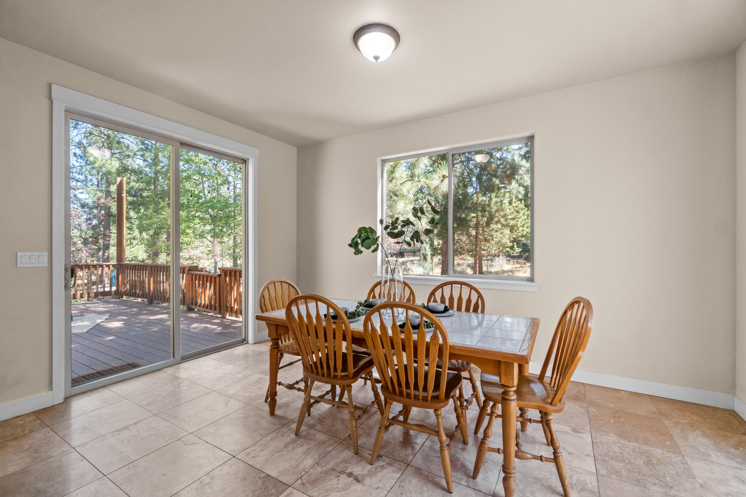 466 NW Flagline Drive