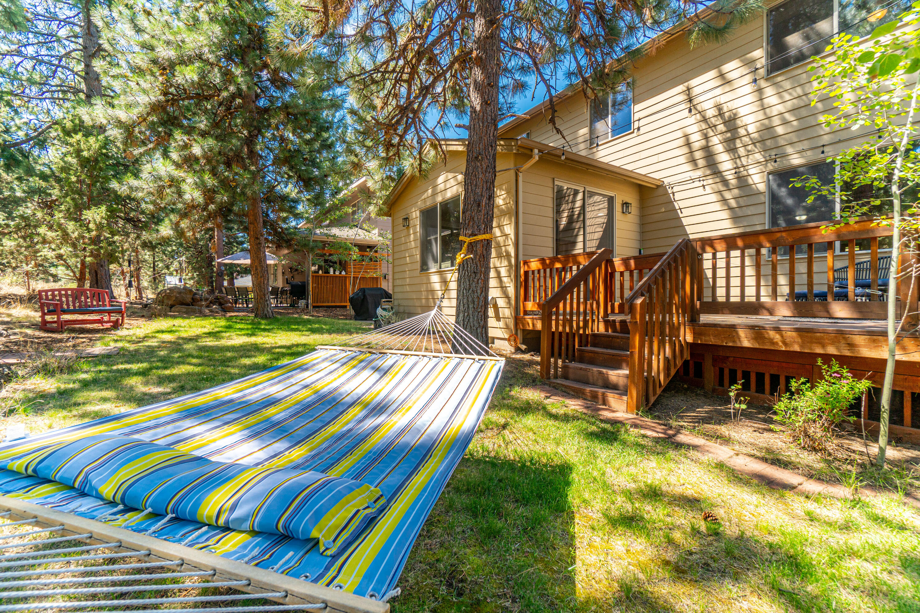 466 NW Flagline Drive