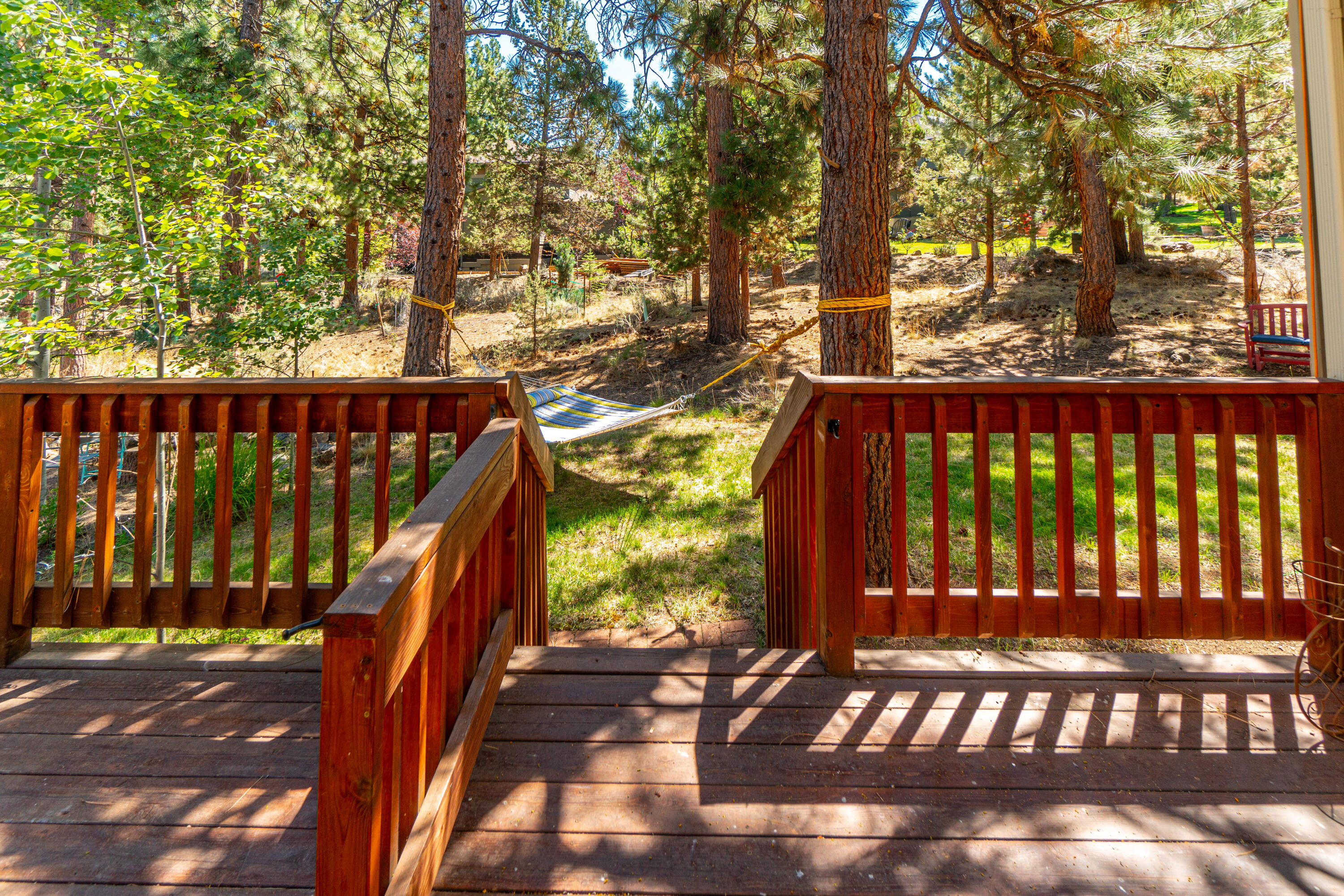 466 NW Flagline Drive