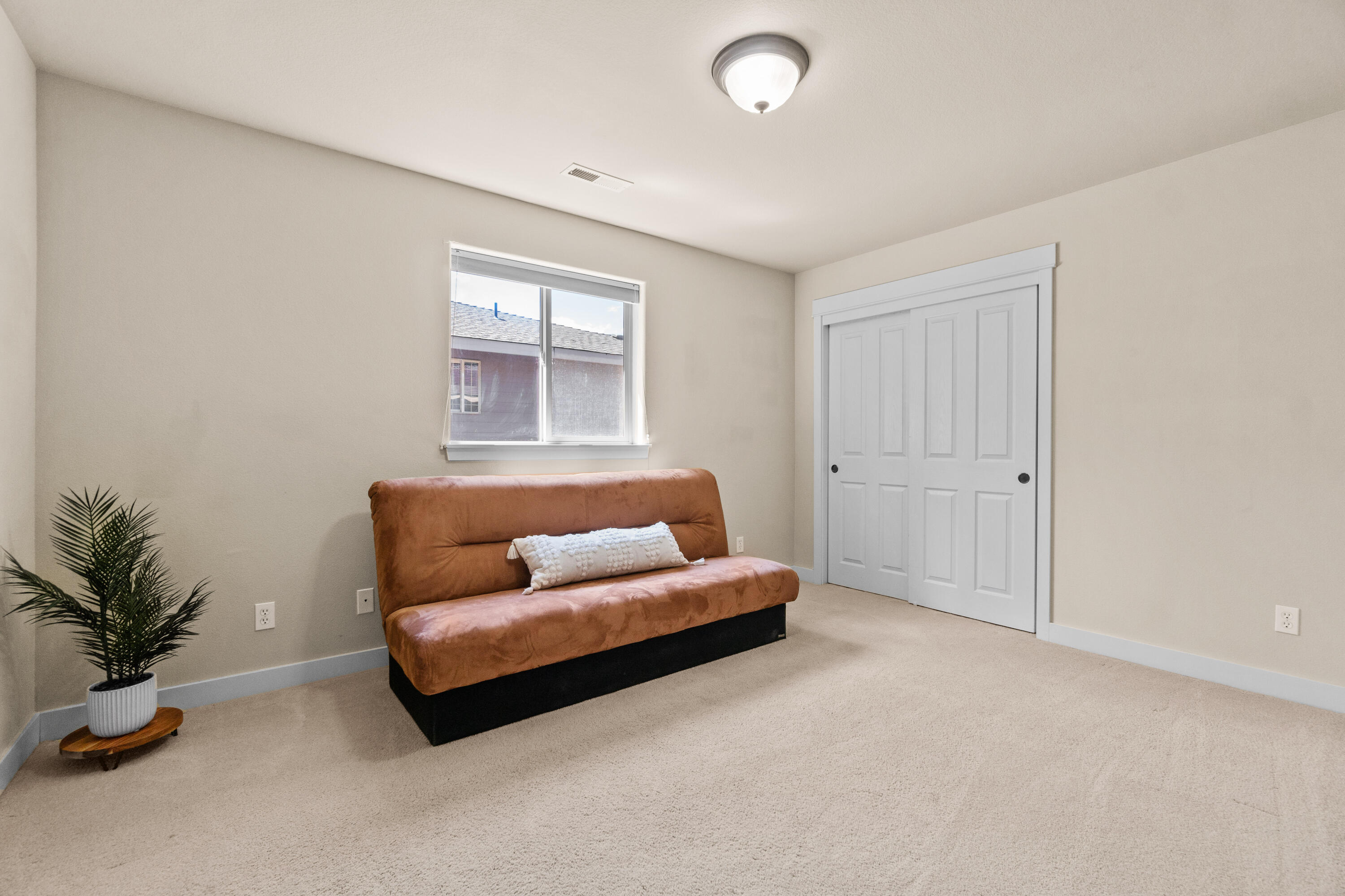 466 NW Flagline Drive