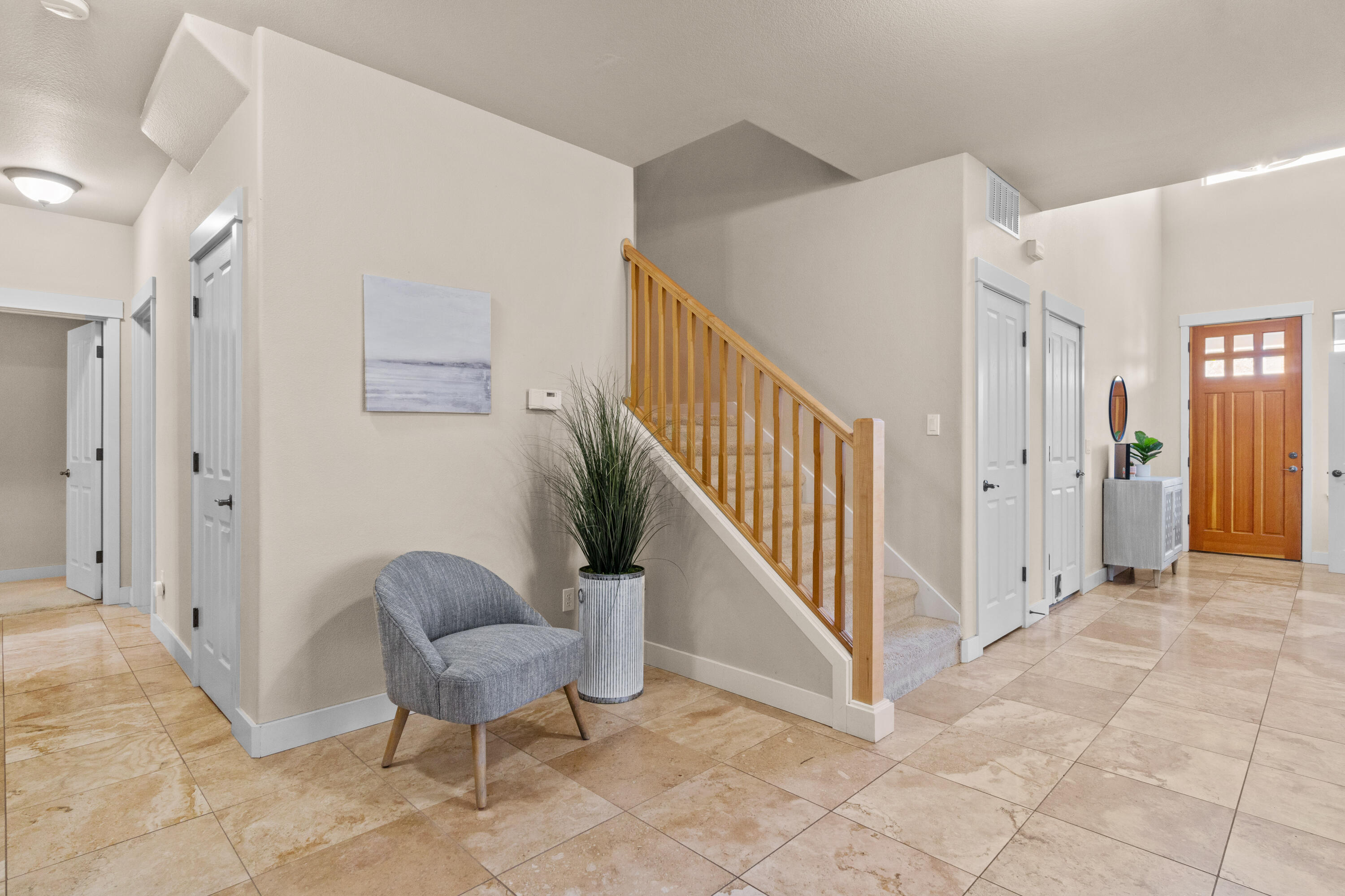 466 NW Flagline Drive