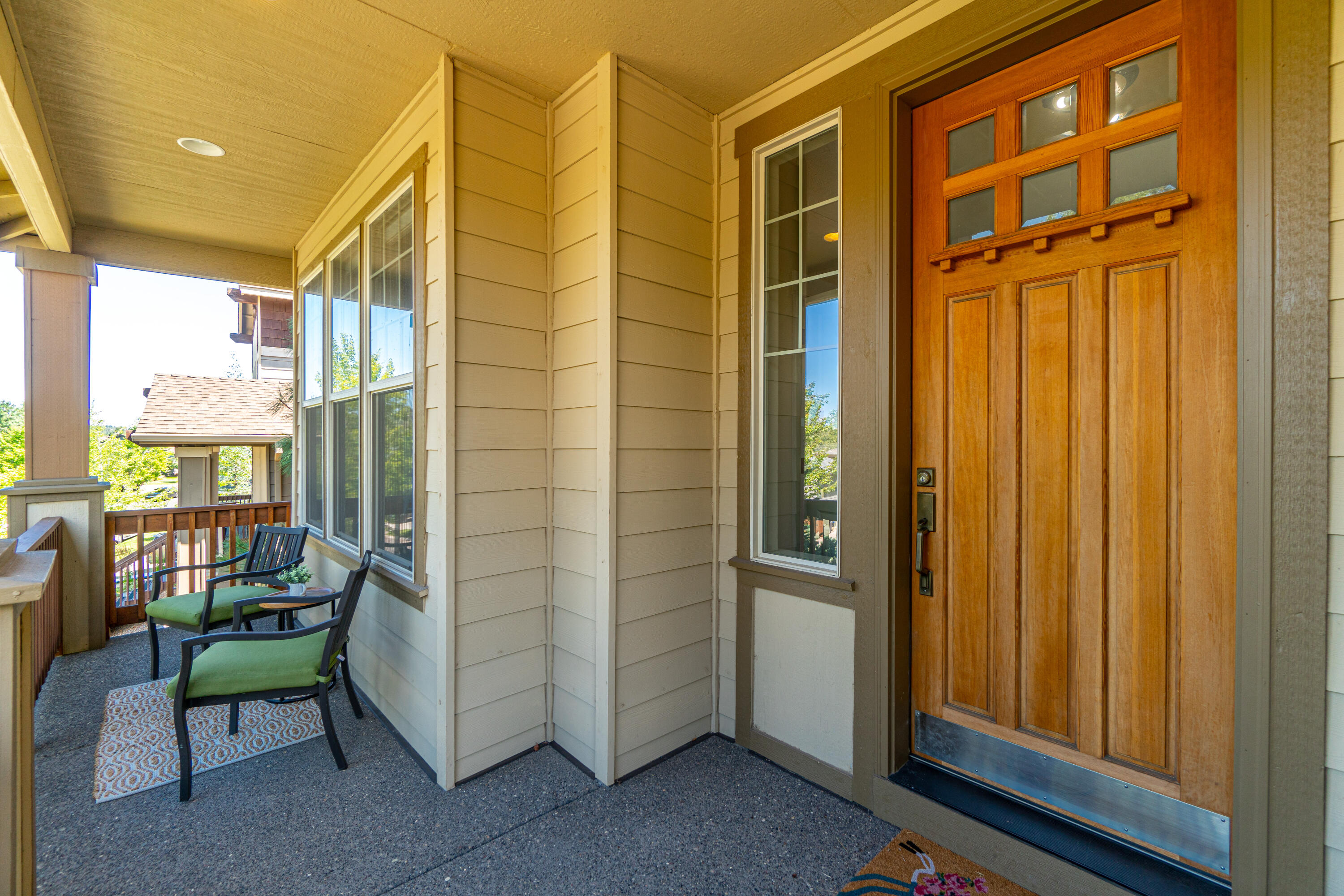 466 NW Flagline Drive