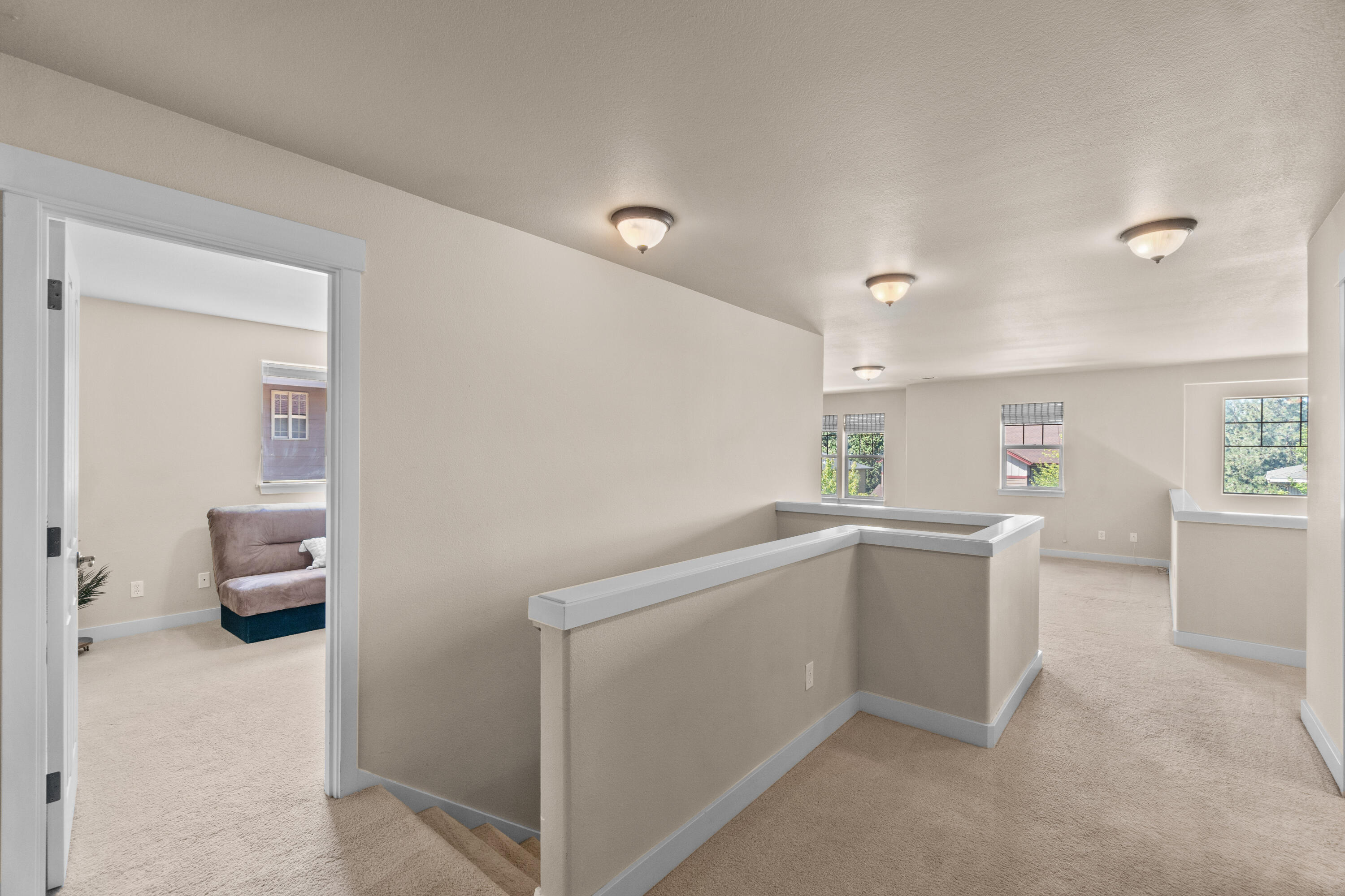 466 NW Flagline Drive