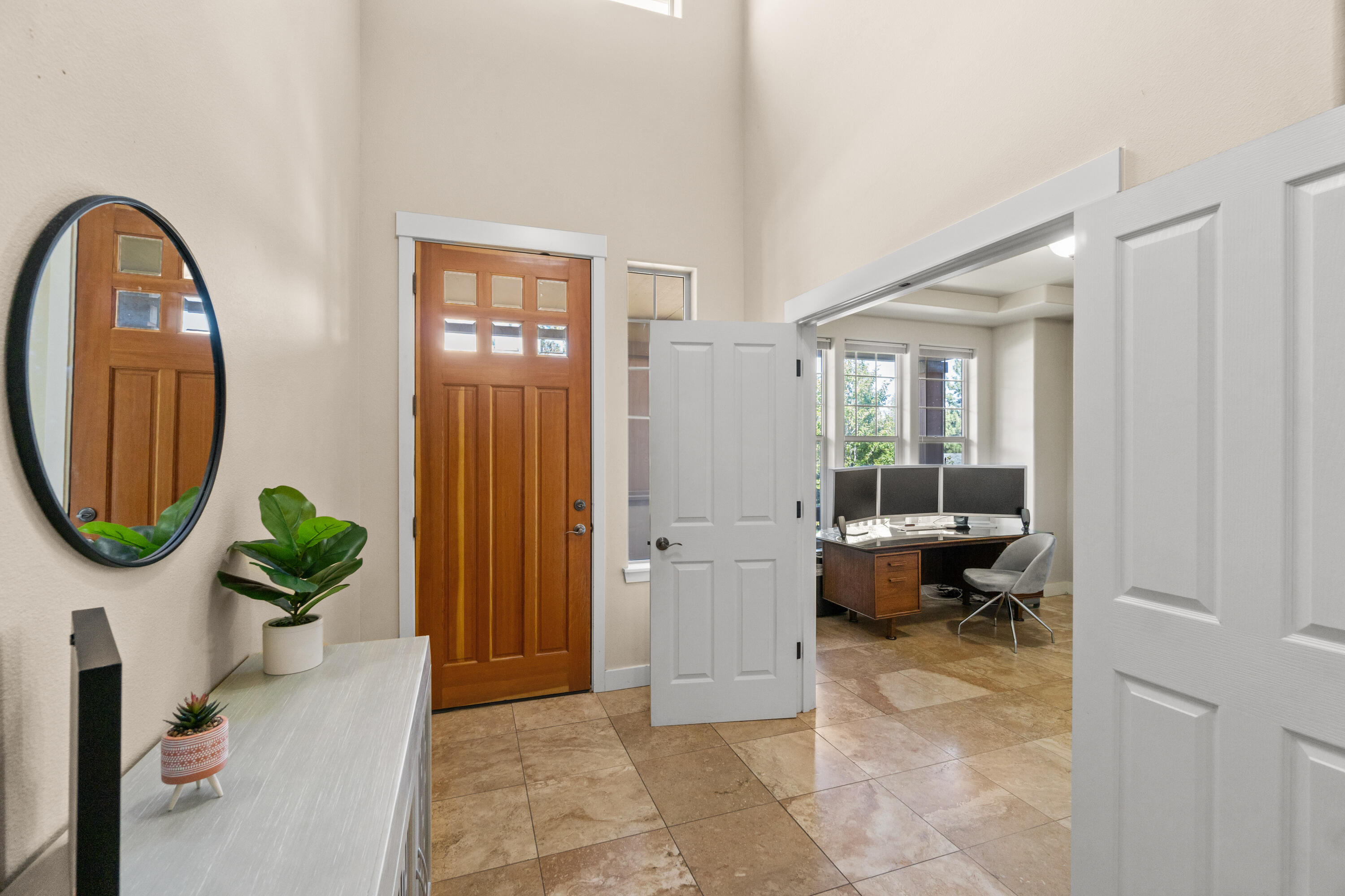 466 NW Flagline Drive