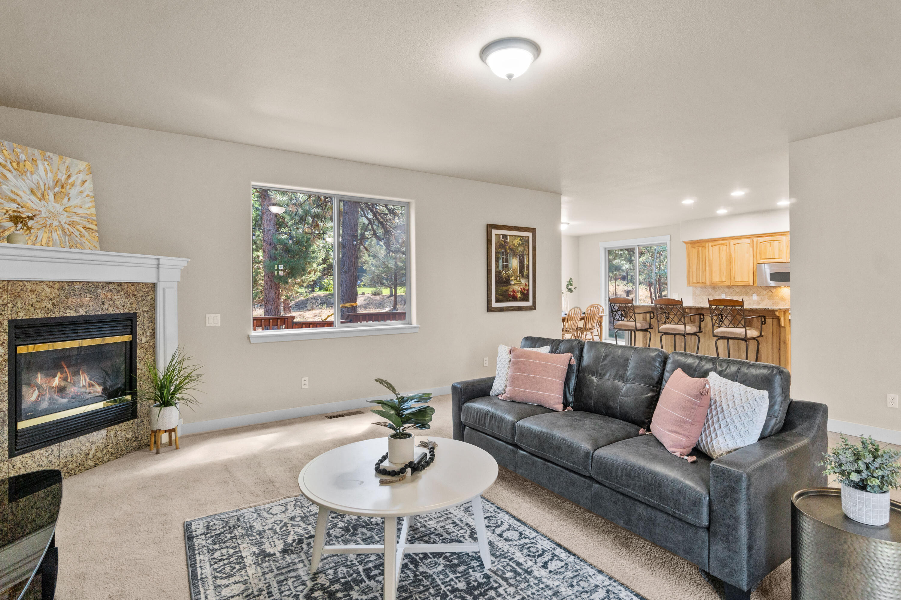 466 NW Flagline Drive