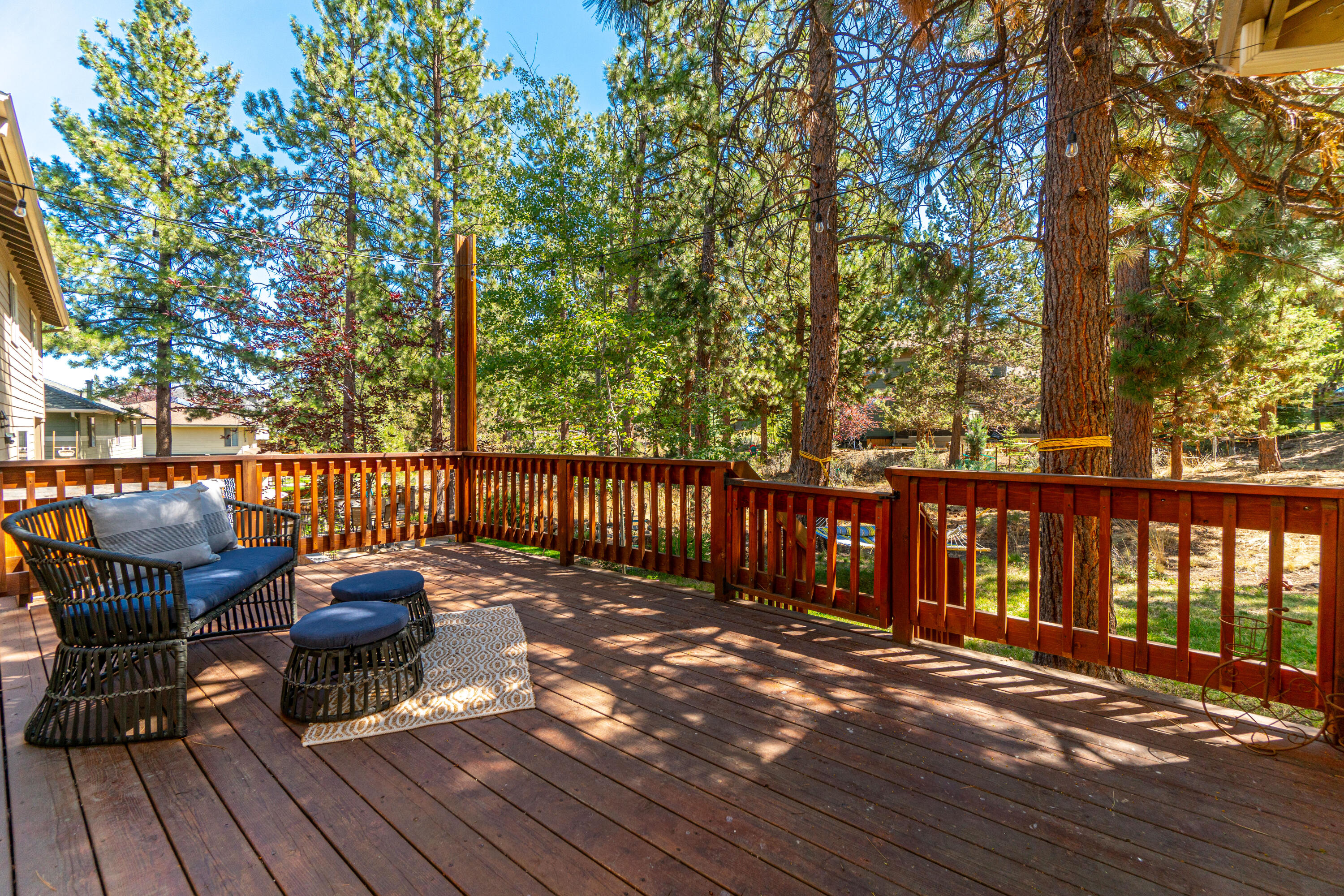 466 NW Flagline Drive