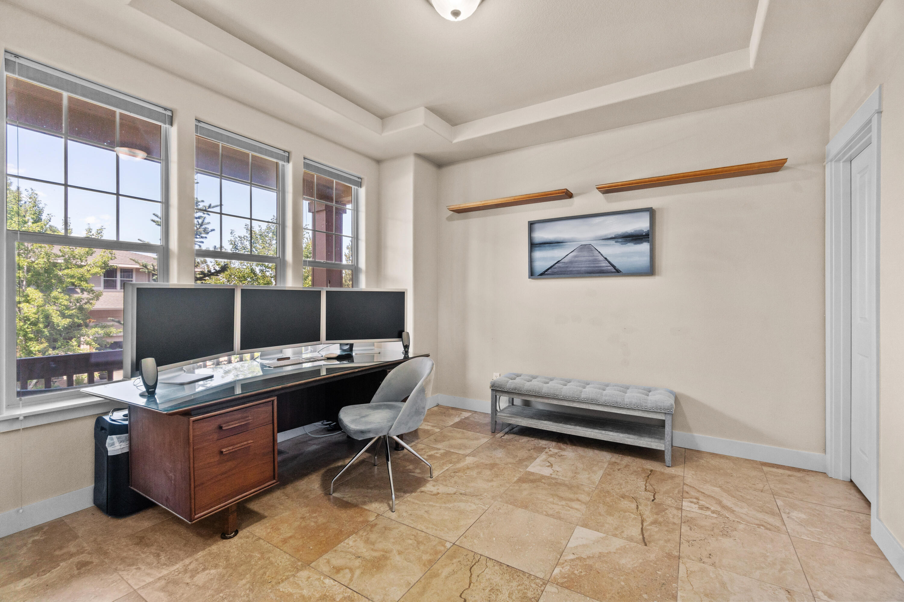 466 NW Flagline Drive