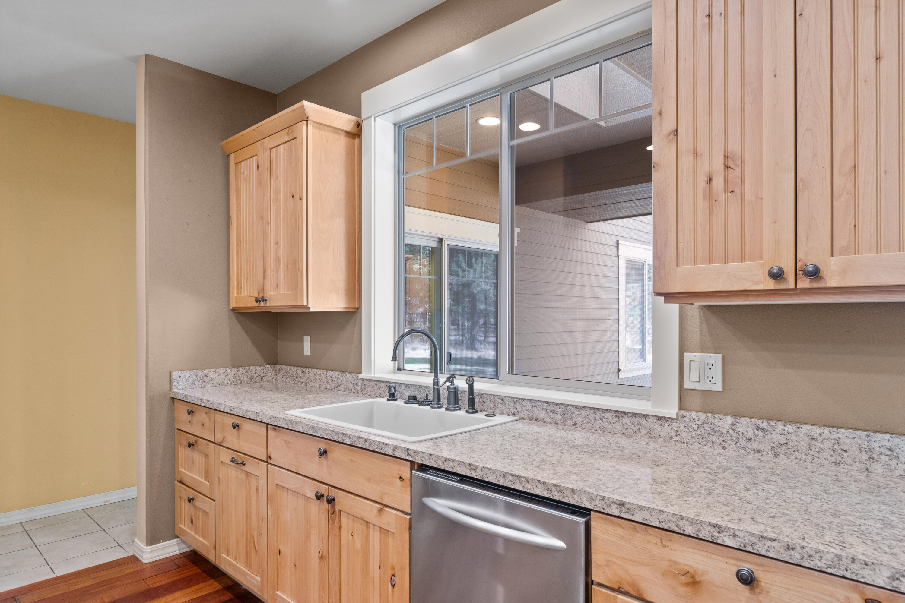 865 E Coyote Springs Road