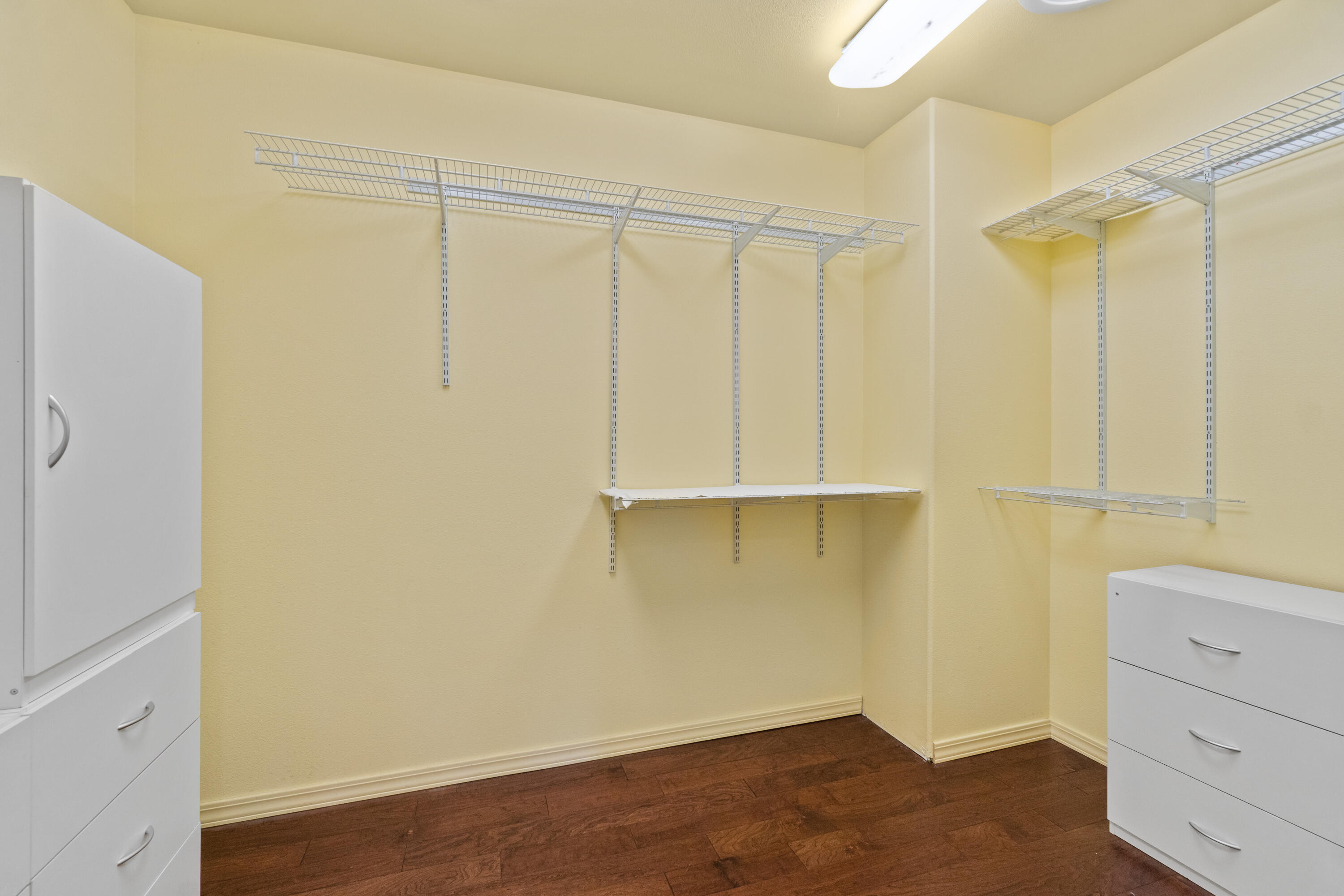 865 E Coyote Springs Road