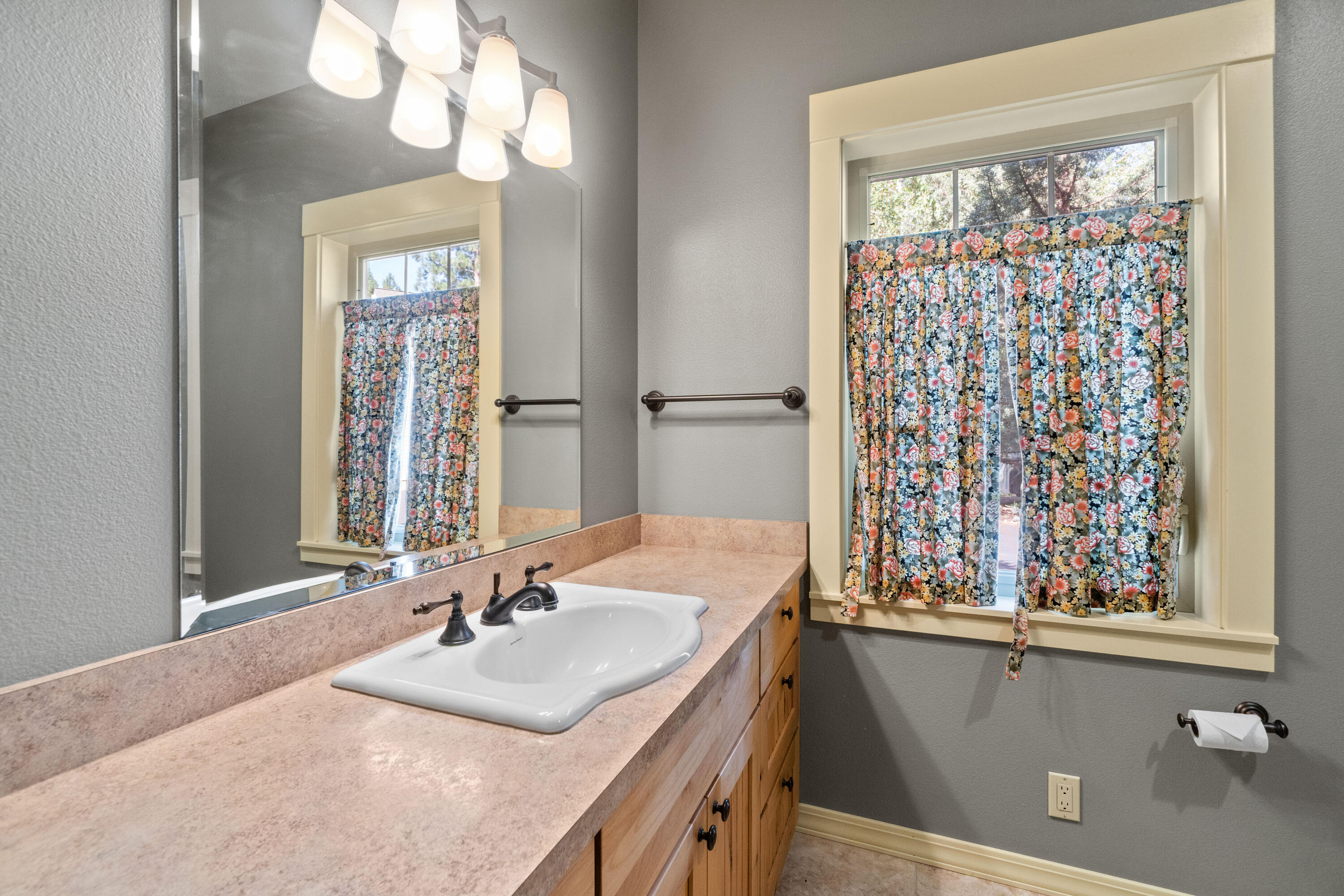 865 E Coyote Springs Road