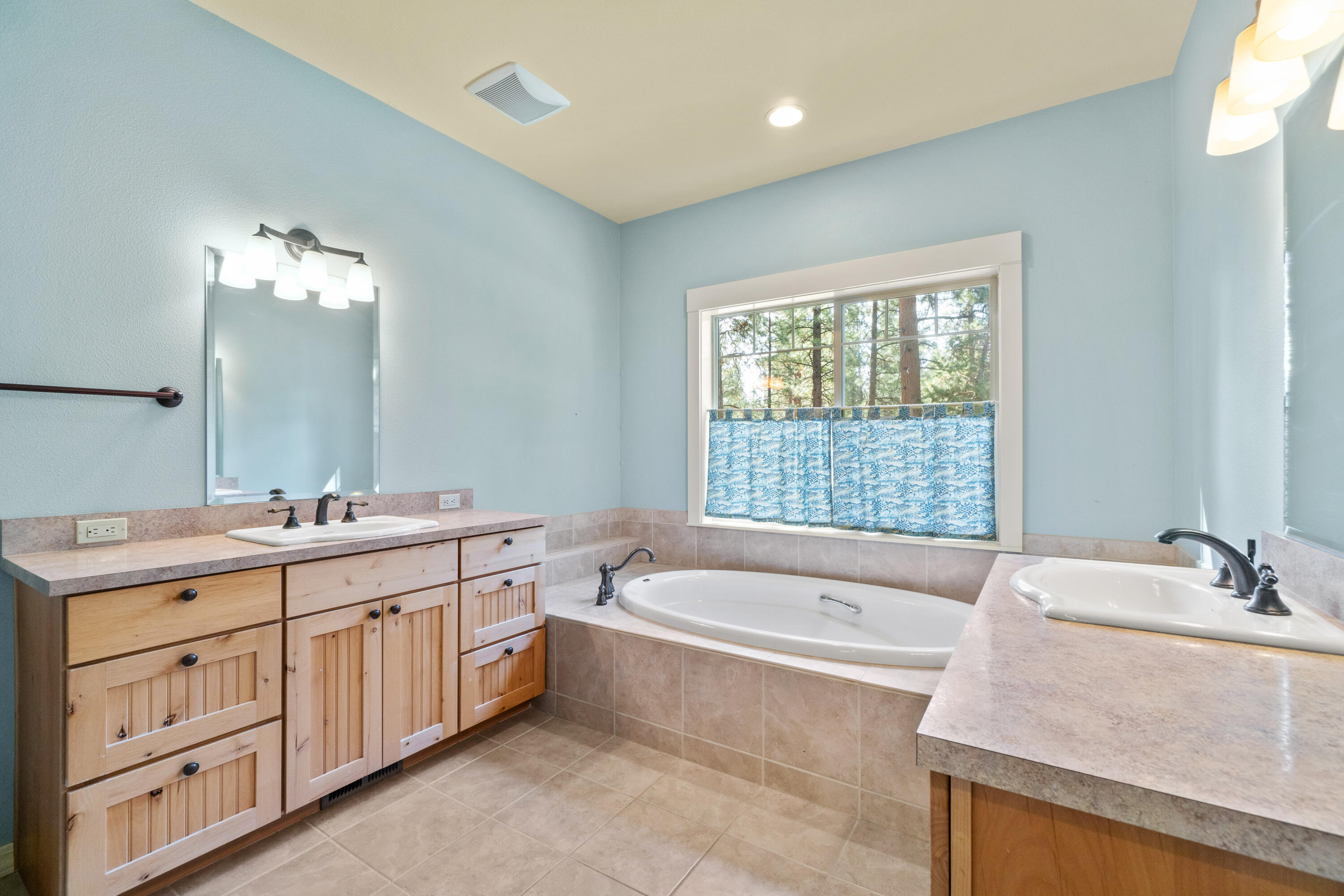 865 E Coyote Springs Road