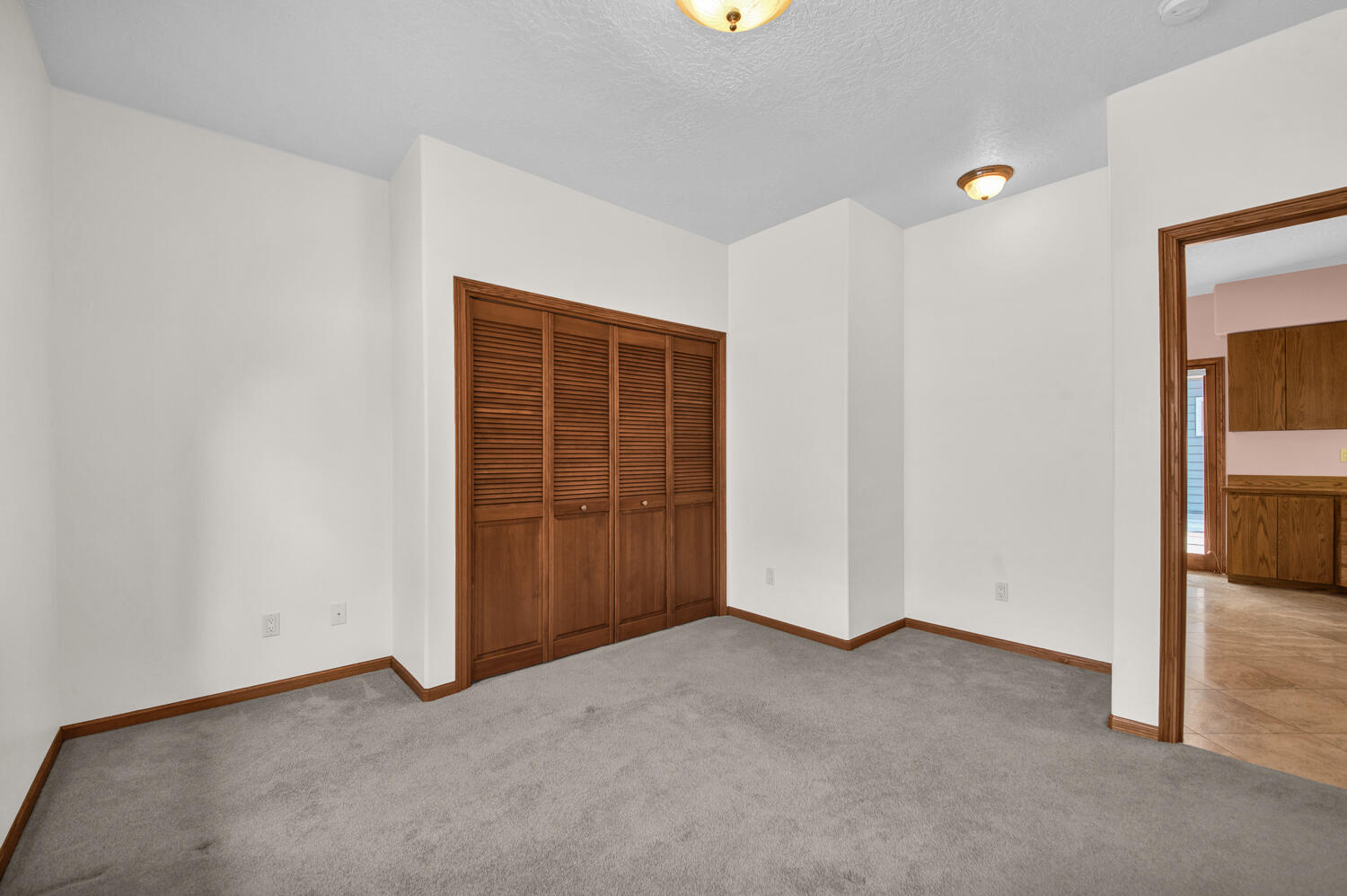 21131 SE Clairaway Avenue