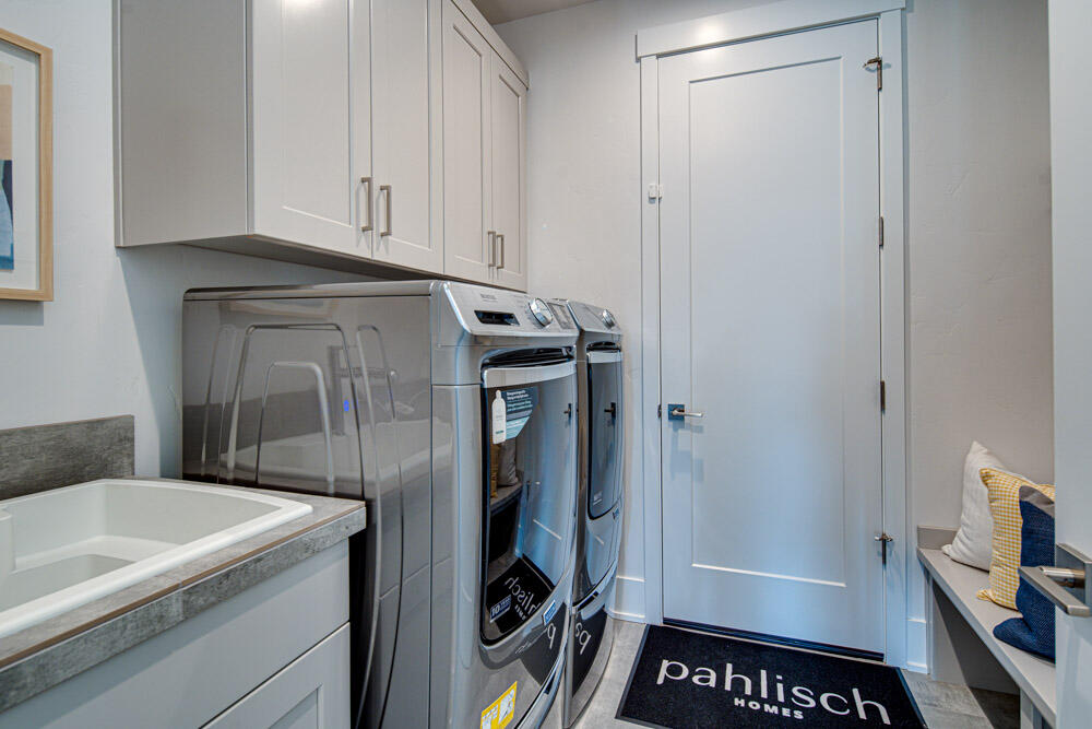 2289 NW Skyline Ranch Road