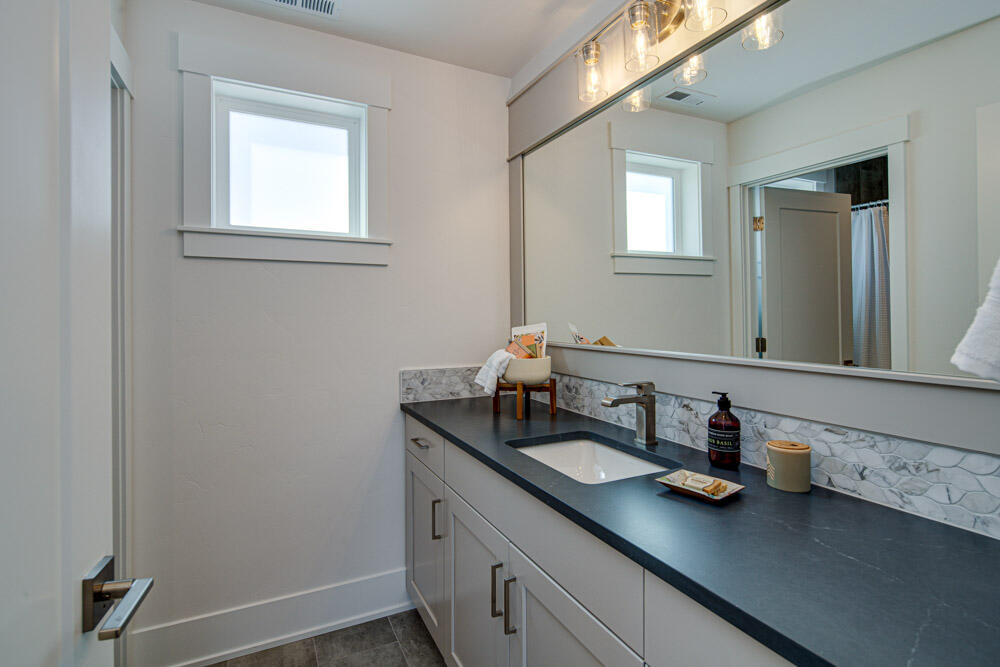 2289 NW Skyline Ranch Road