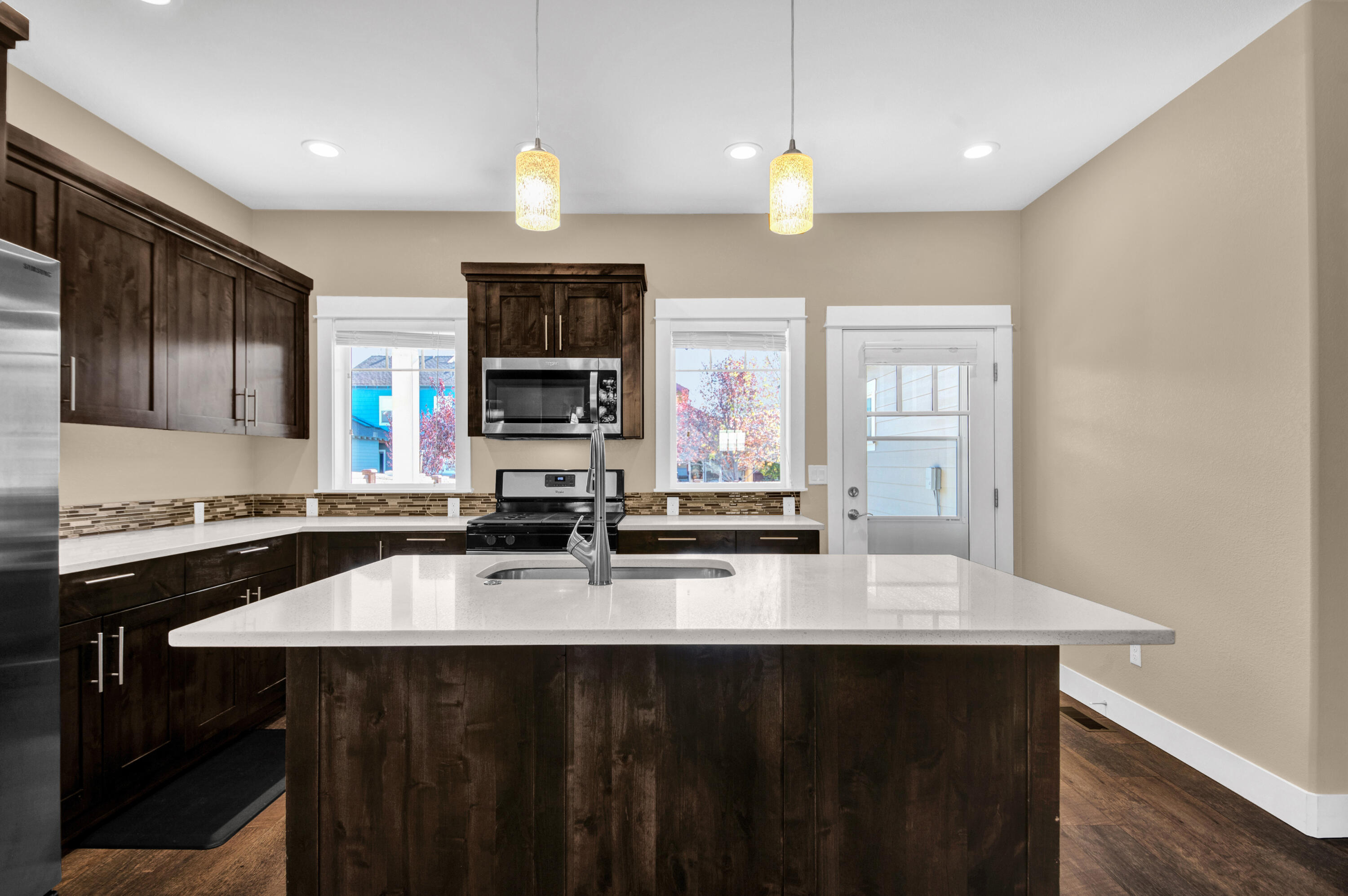 1572 NW Kingwood Avenue