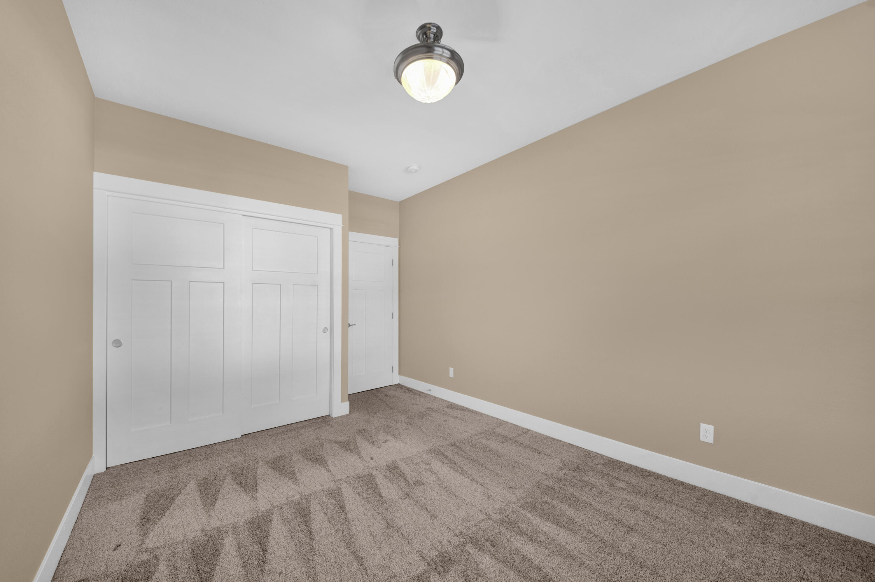 1572 NW Kingwood Avenue