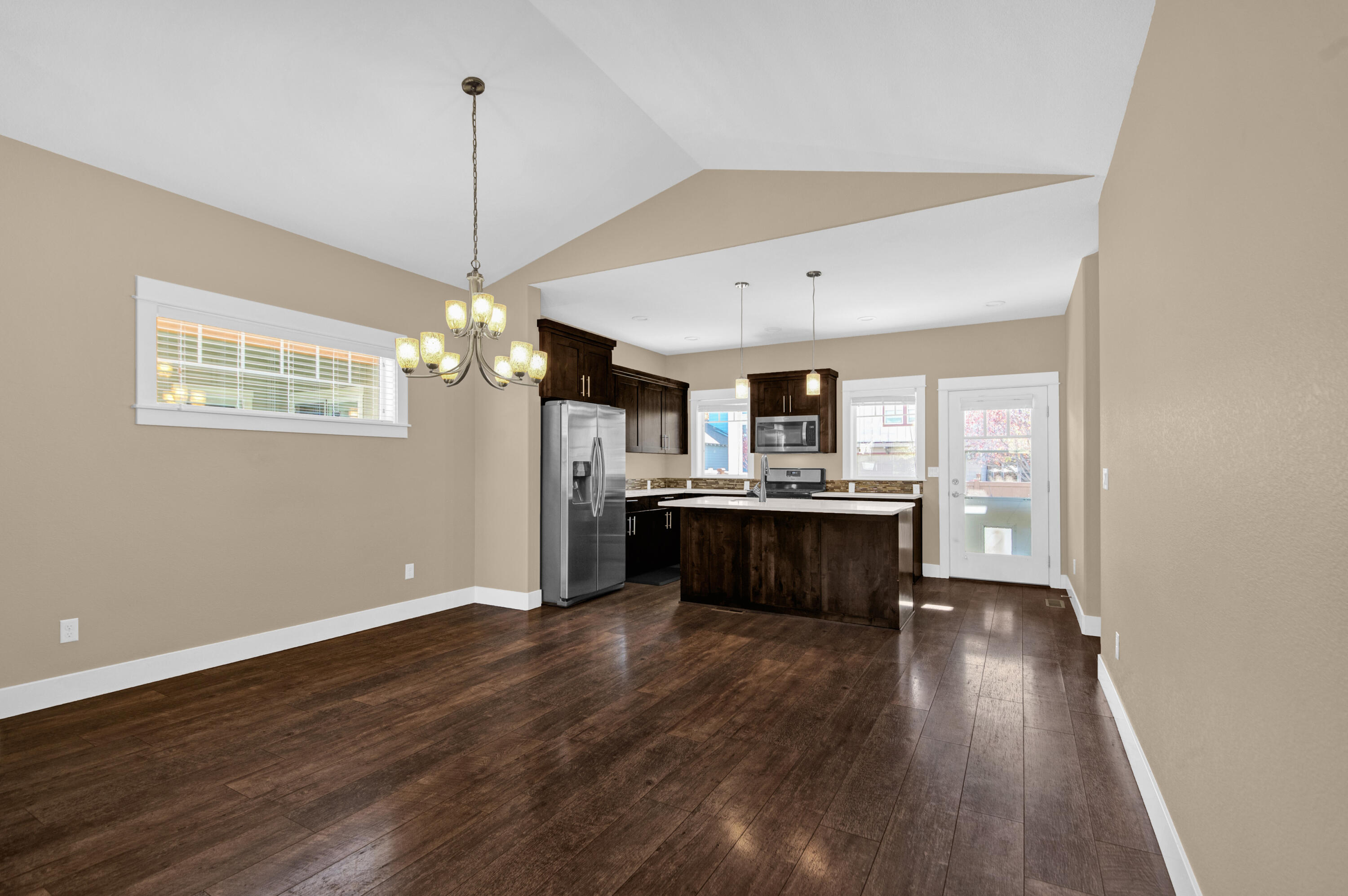 1572 NW Kingwood Avenue