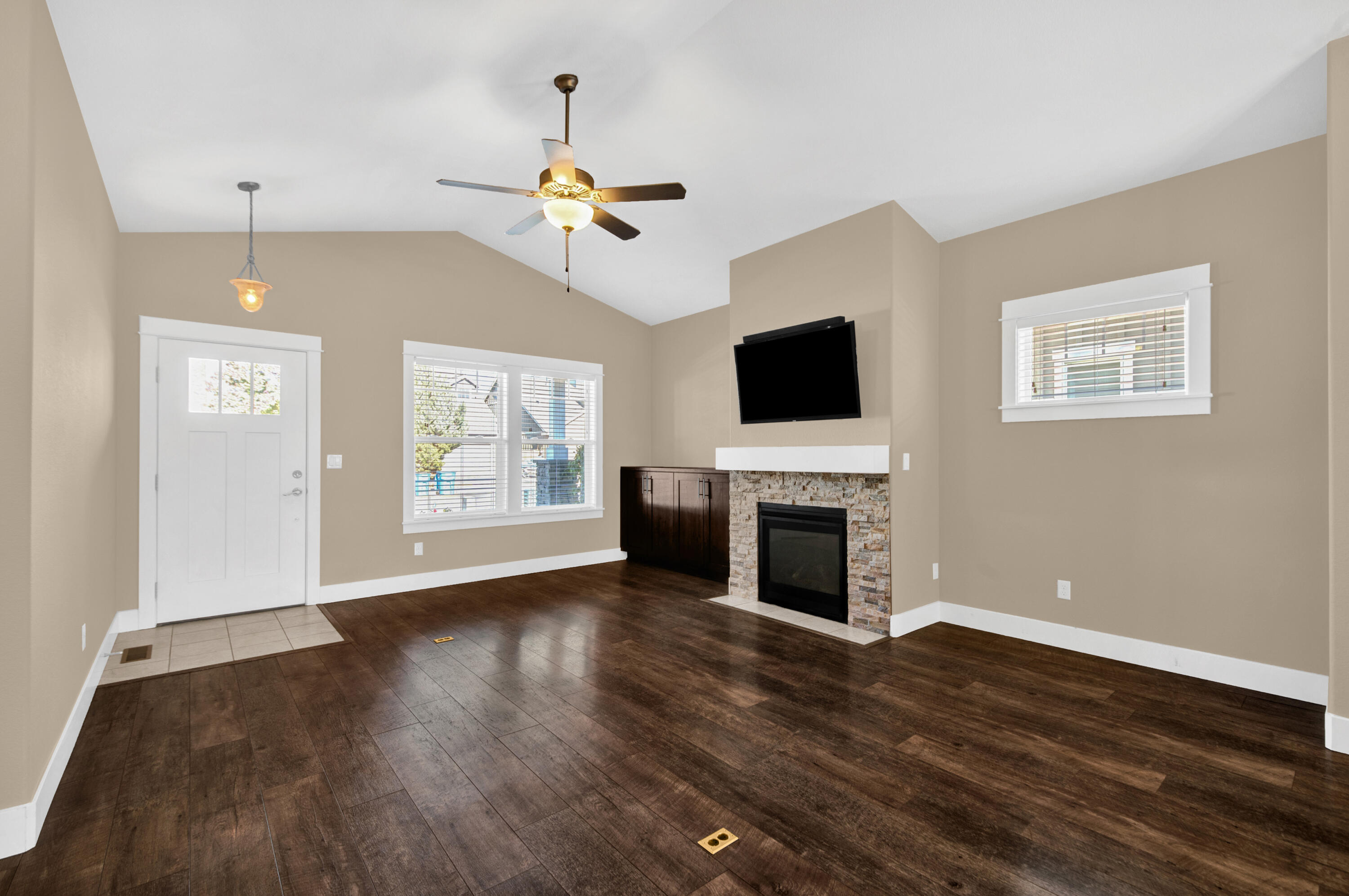 1572 NW Kingwood Avenue