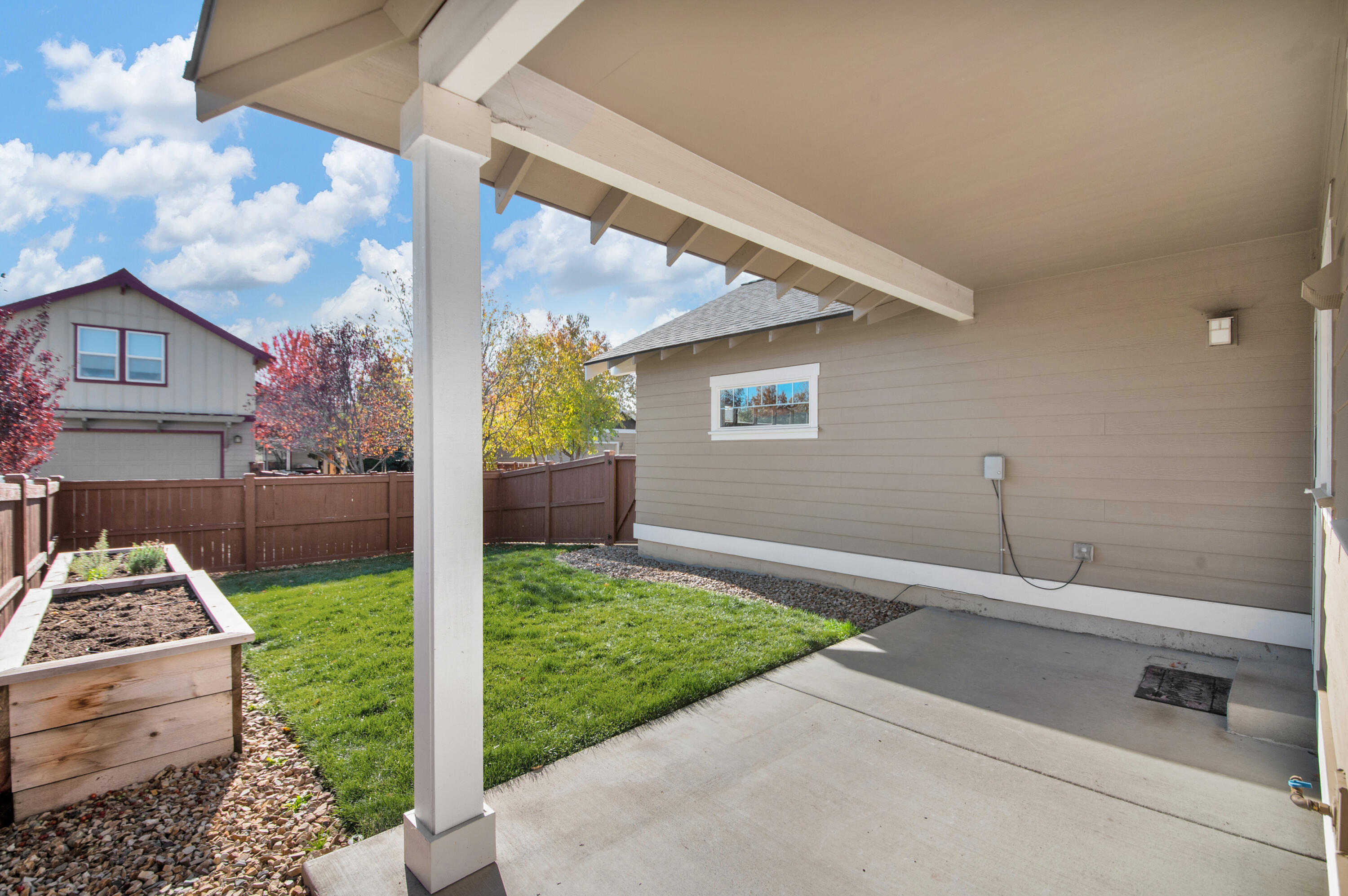 1572 NW Kingwood Avenue