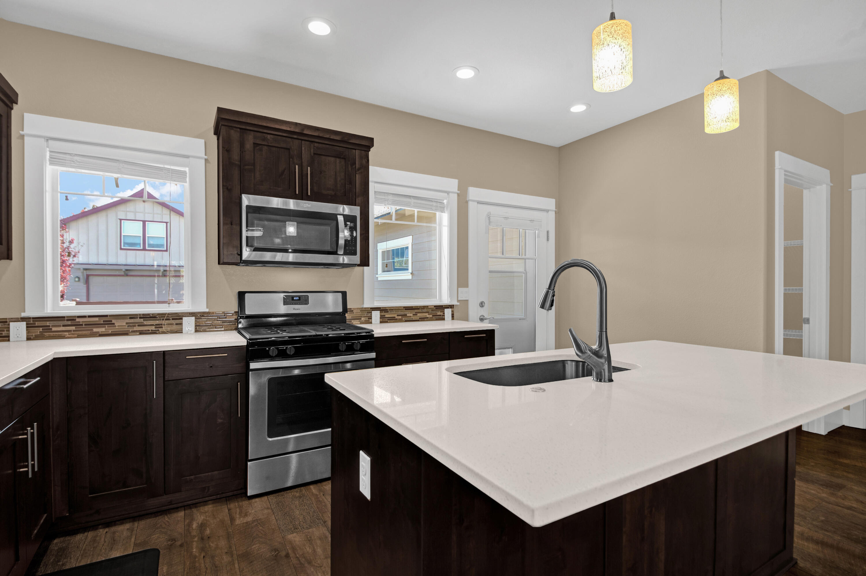 1572 NW Kingwood Avenue