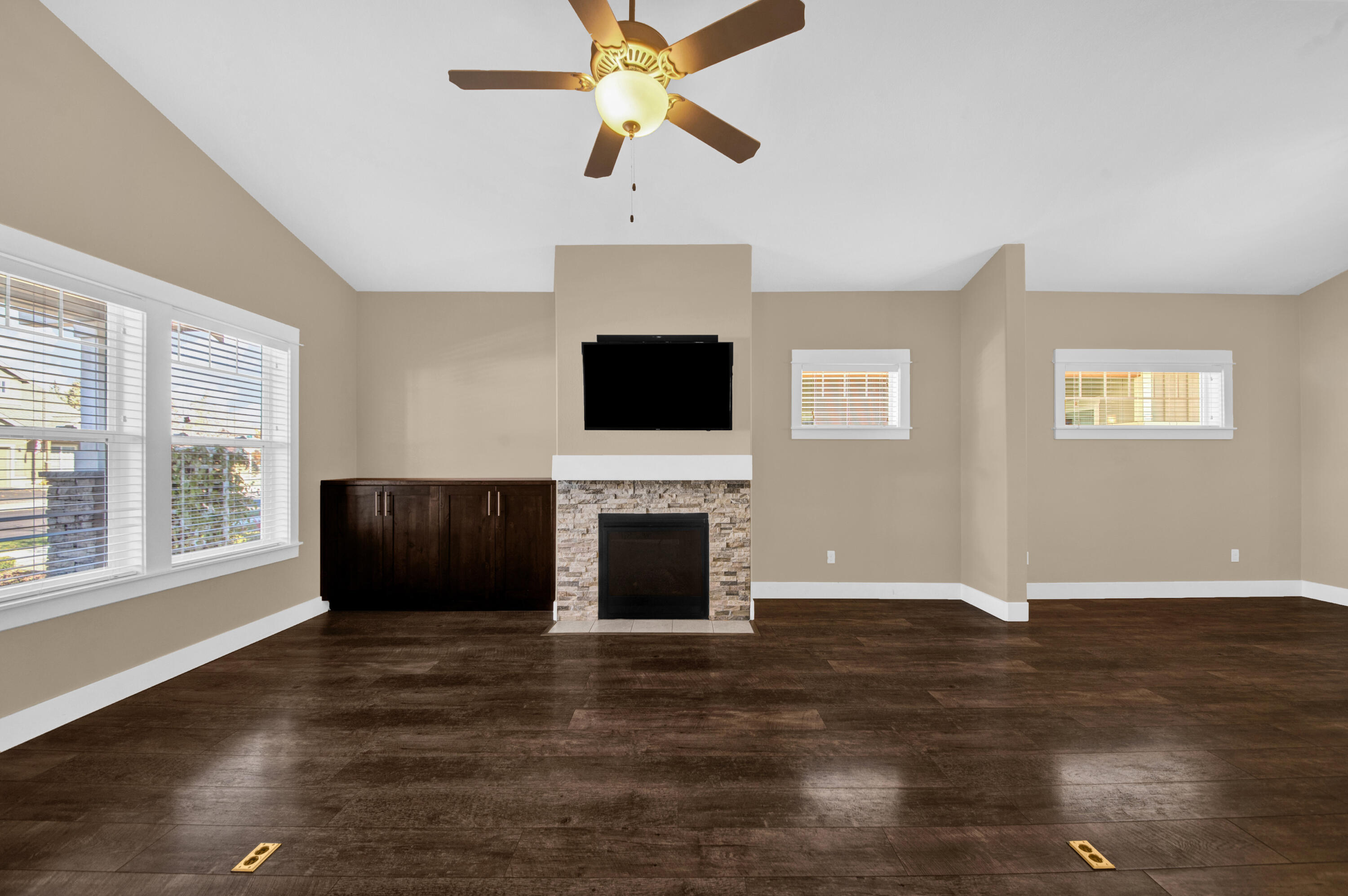 1572 NW Kingwood Avenue