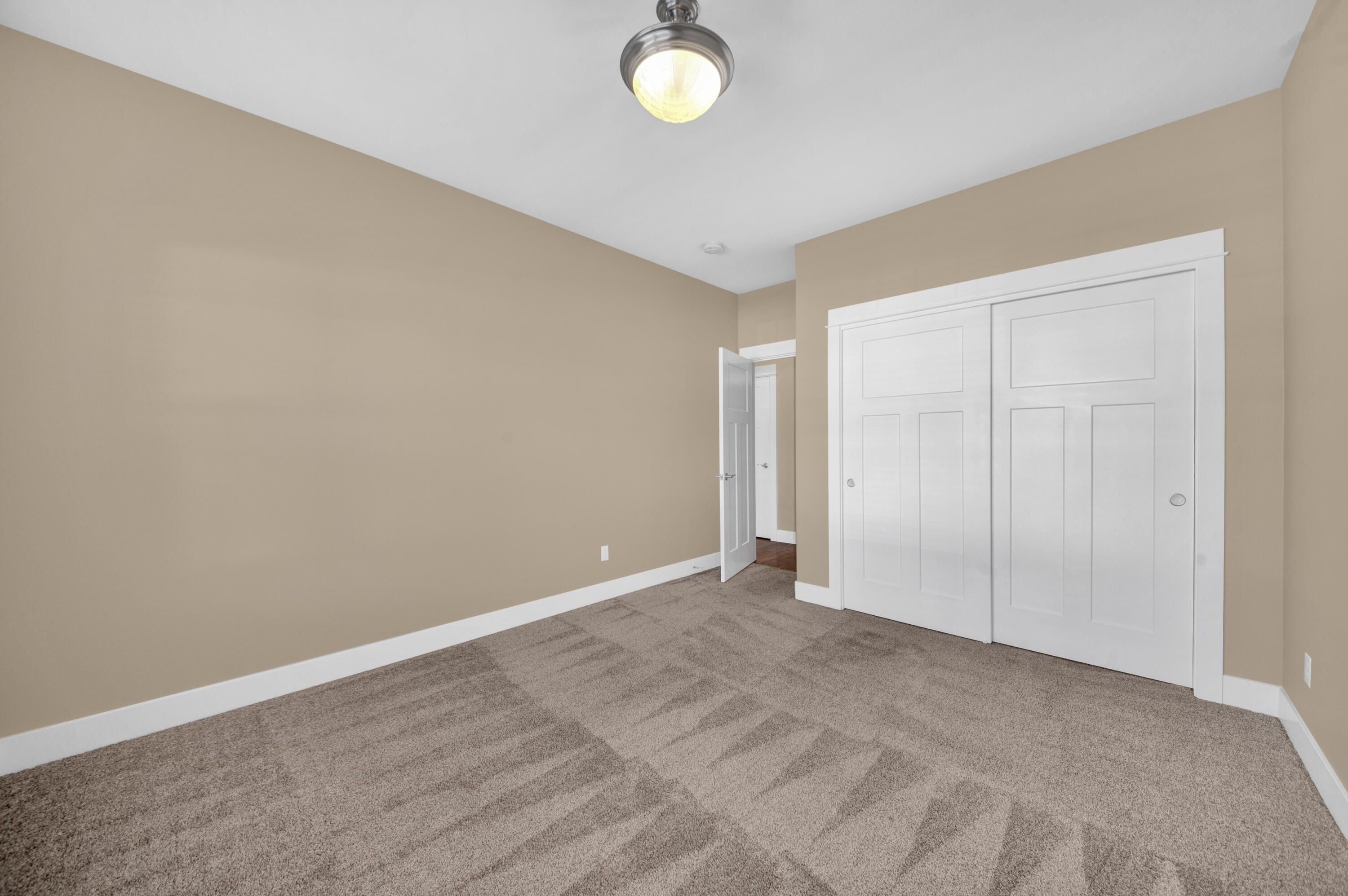 1572 NW Kingwood Avenue