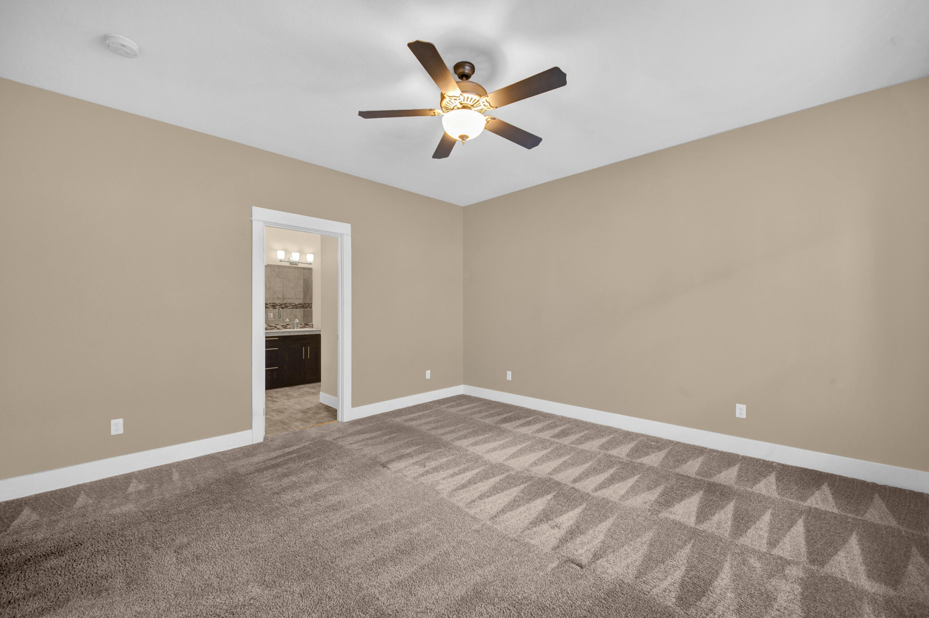 1572 NW Kingwood Avenue