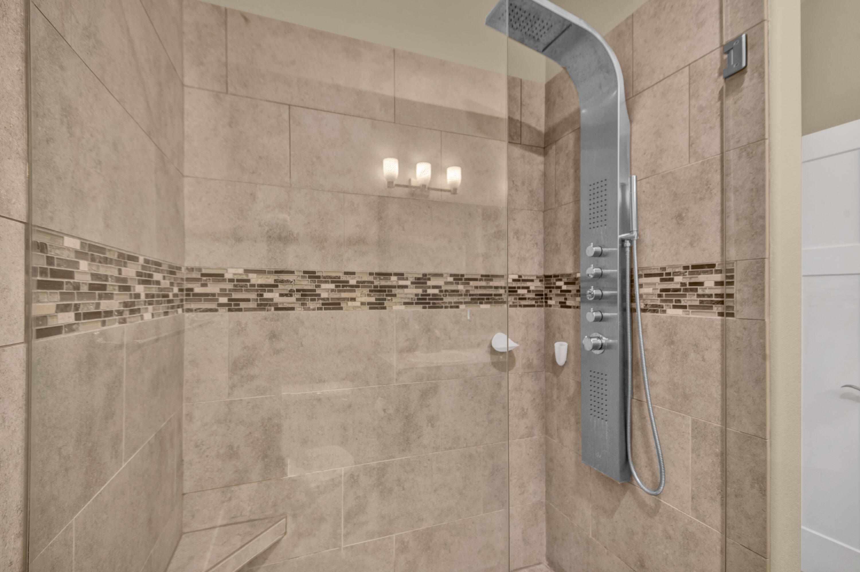 1572 NW Kingwood Avenue