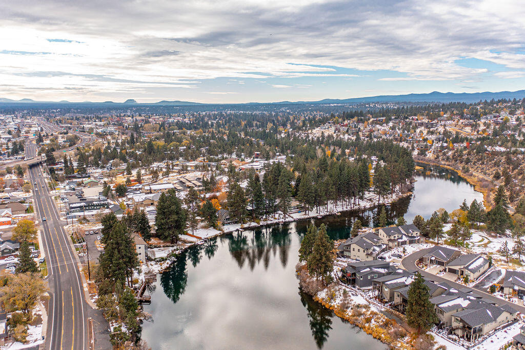 2568 NW Rippling River Court