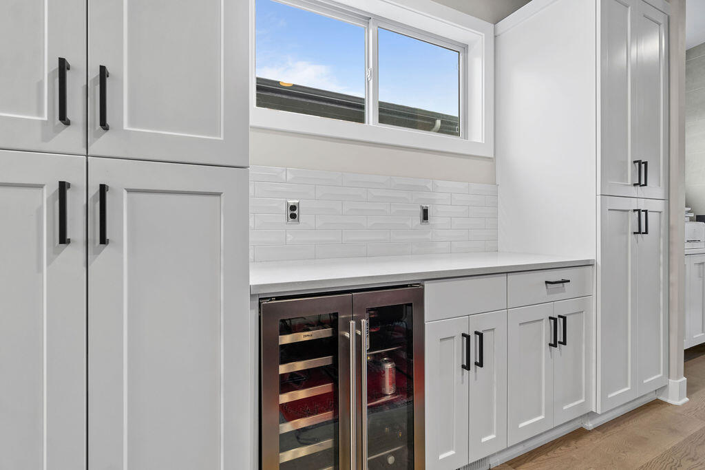 2568 NW Rippling River Court