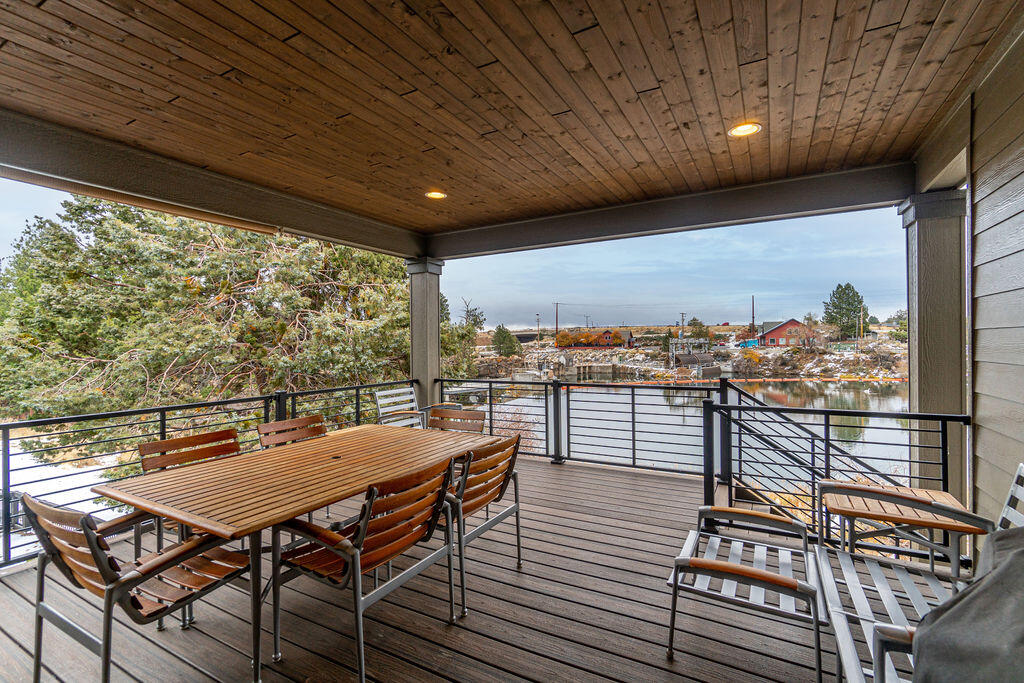 2568 NW Rippling River Court