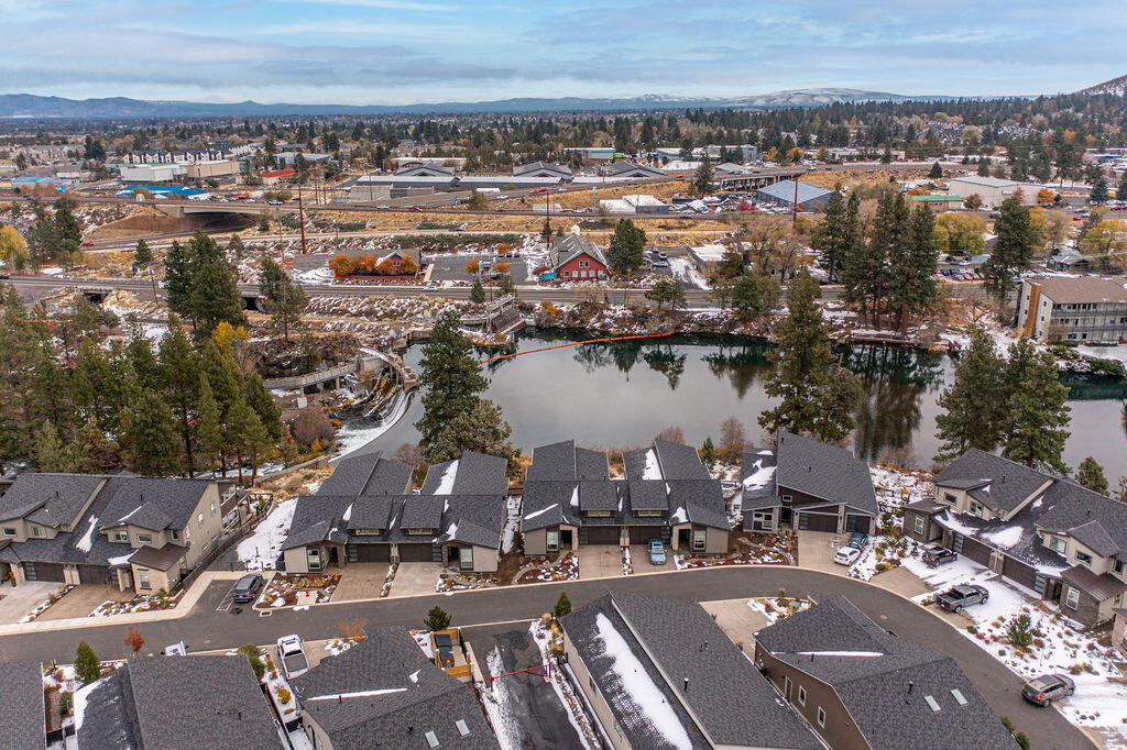 2568 NW Rippling River Court