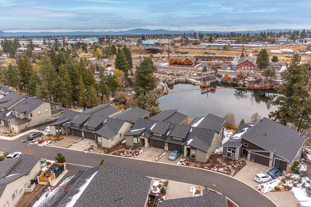 2568 NW Rippling River Court