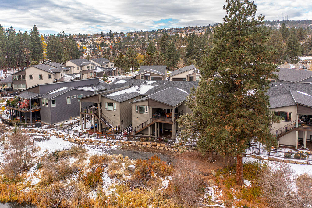 2568 NW Rippling River Court