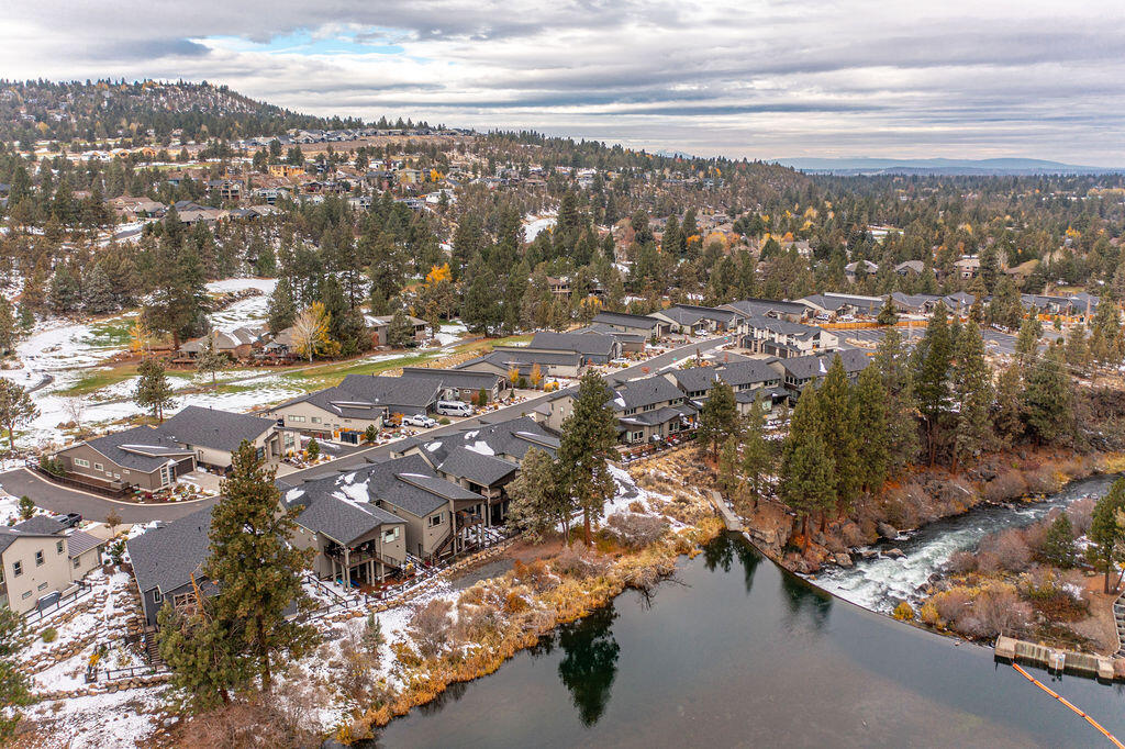 2568 NW Rippling River Court