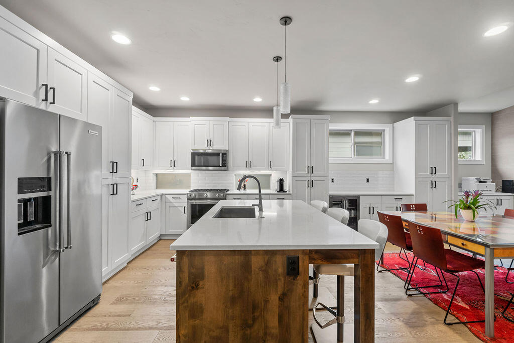 2568 NW Rippling River Court