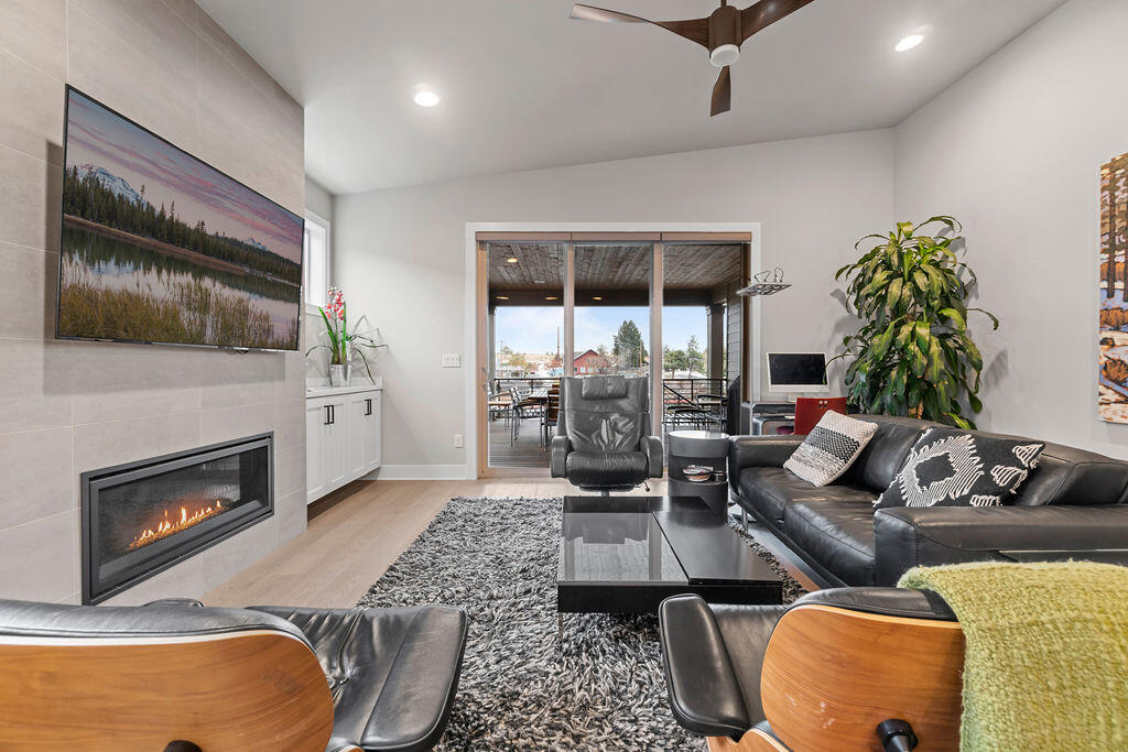 2568 NW Rippling River Court