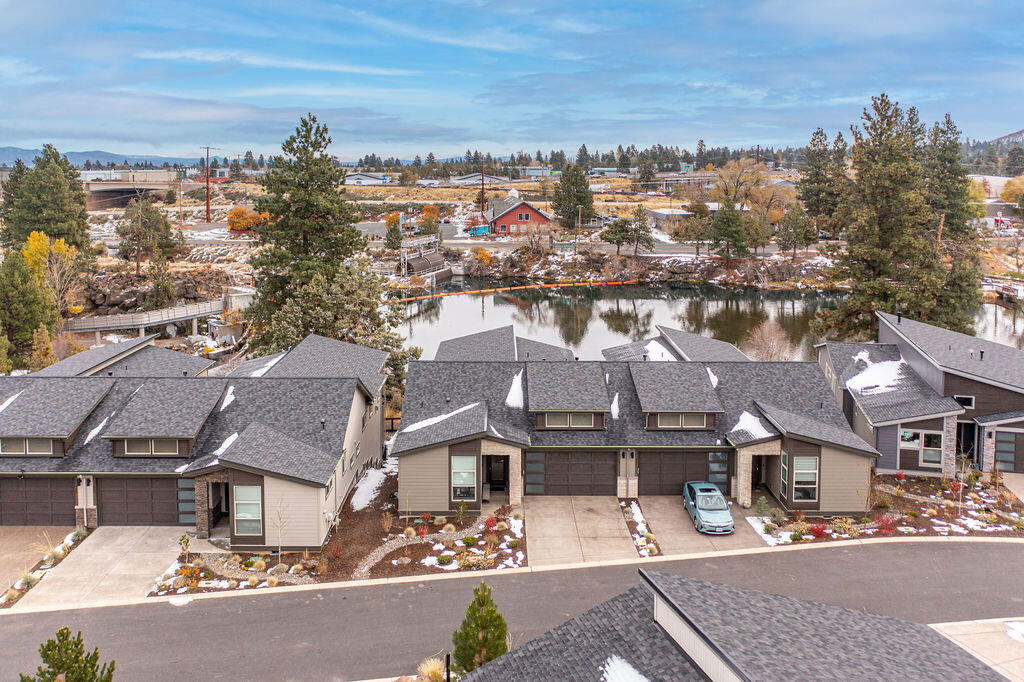 2568 NW Rippling River Court