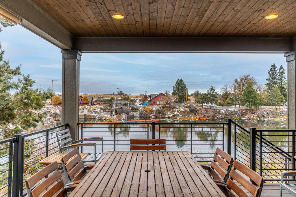 2568 NW Rippling River Court