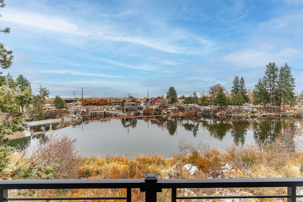 2568 NW Rippling River Court