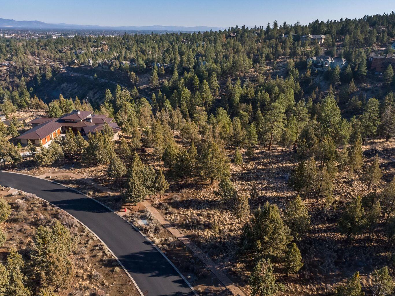 1584 NW Wild Rye Circle