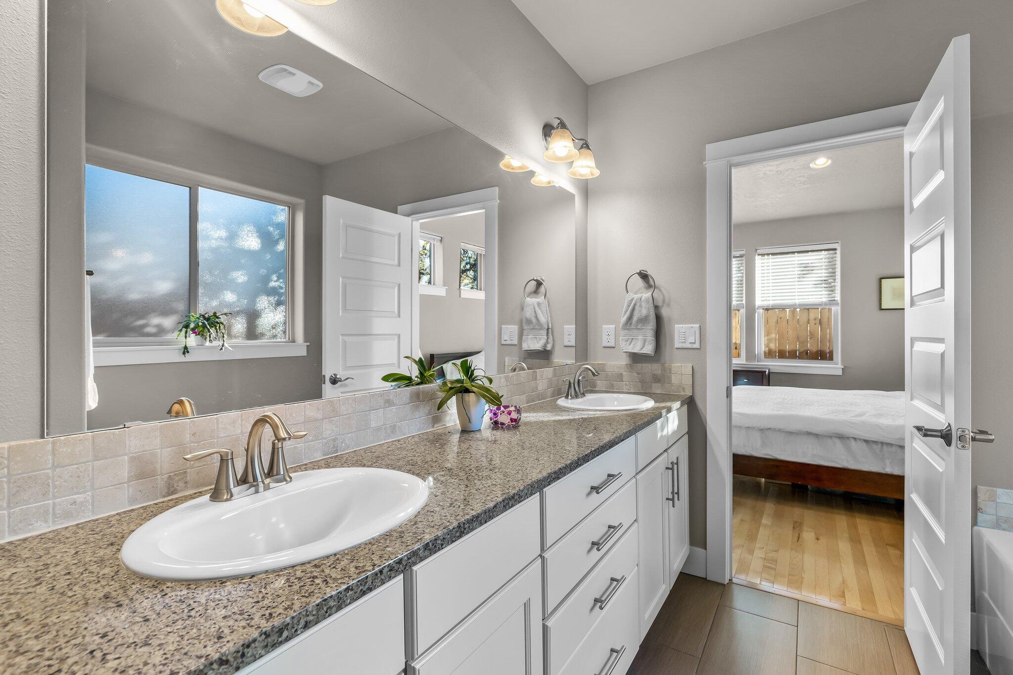 343 SW Cleveland Avenue