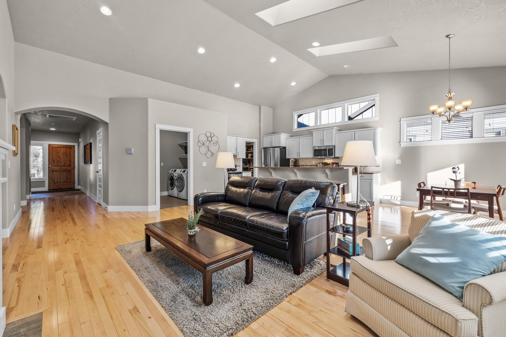 343 SW Cleveland Avenue