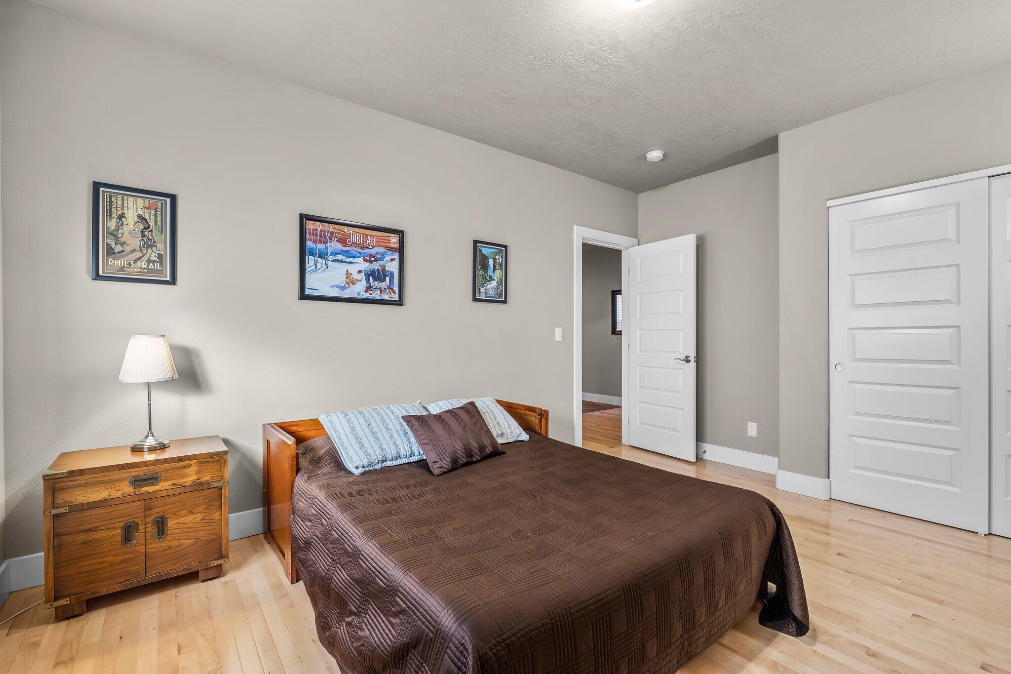 343 SW Cleveland Avenue