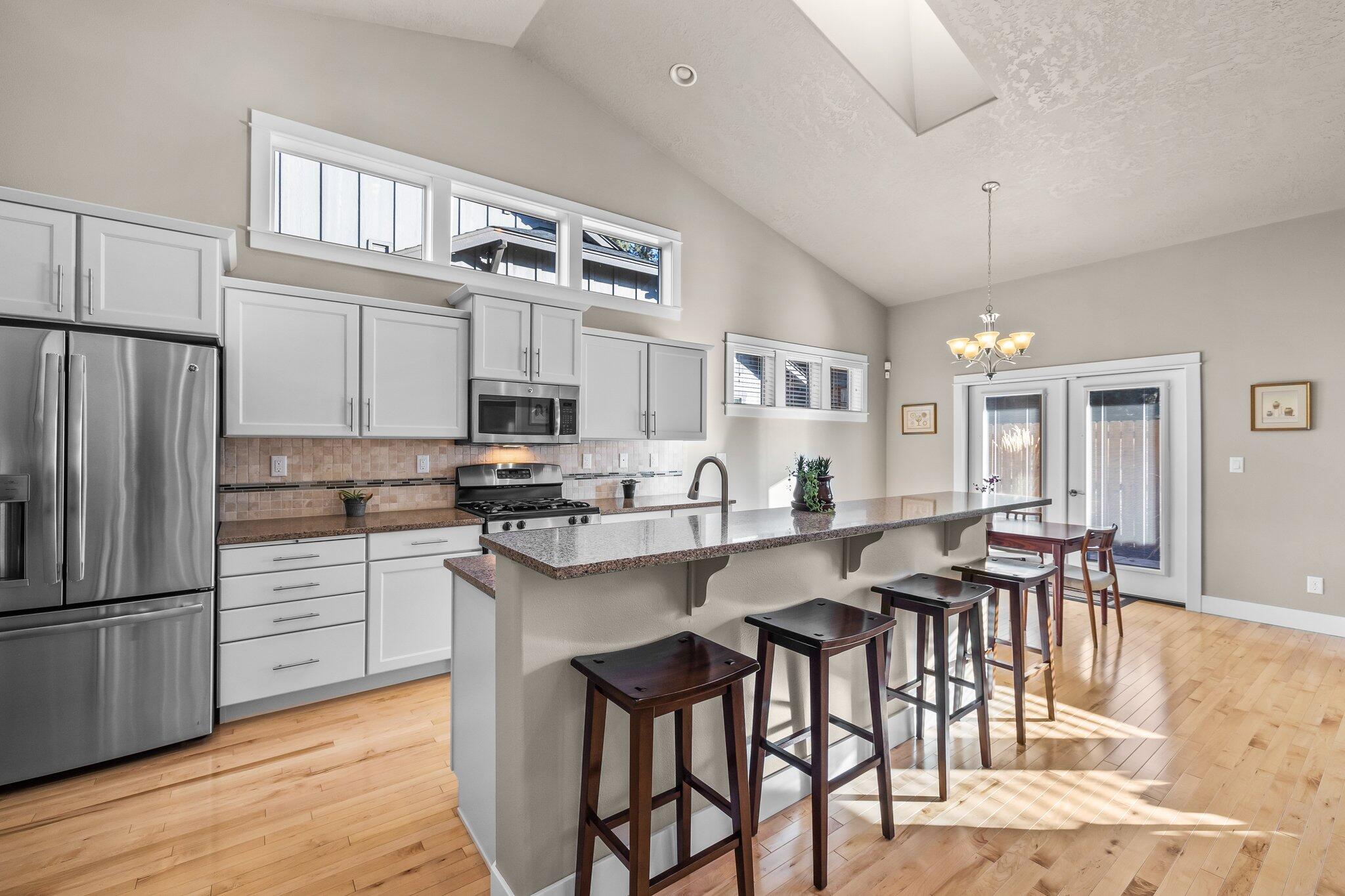 343 SW Cleveland Avenue