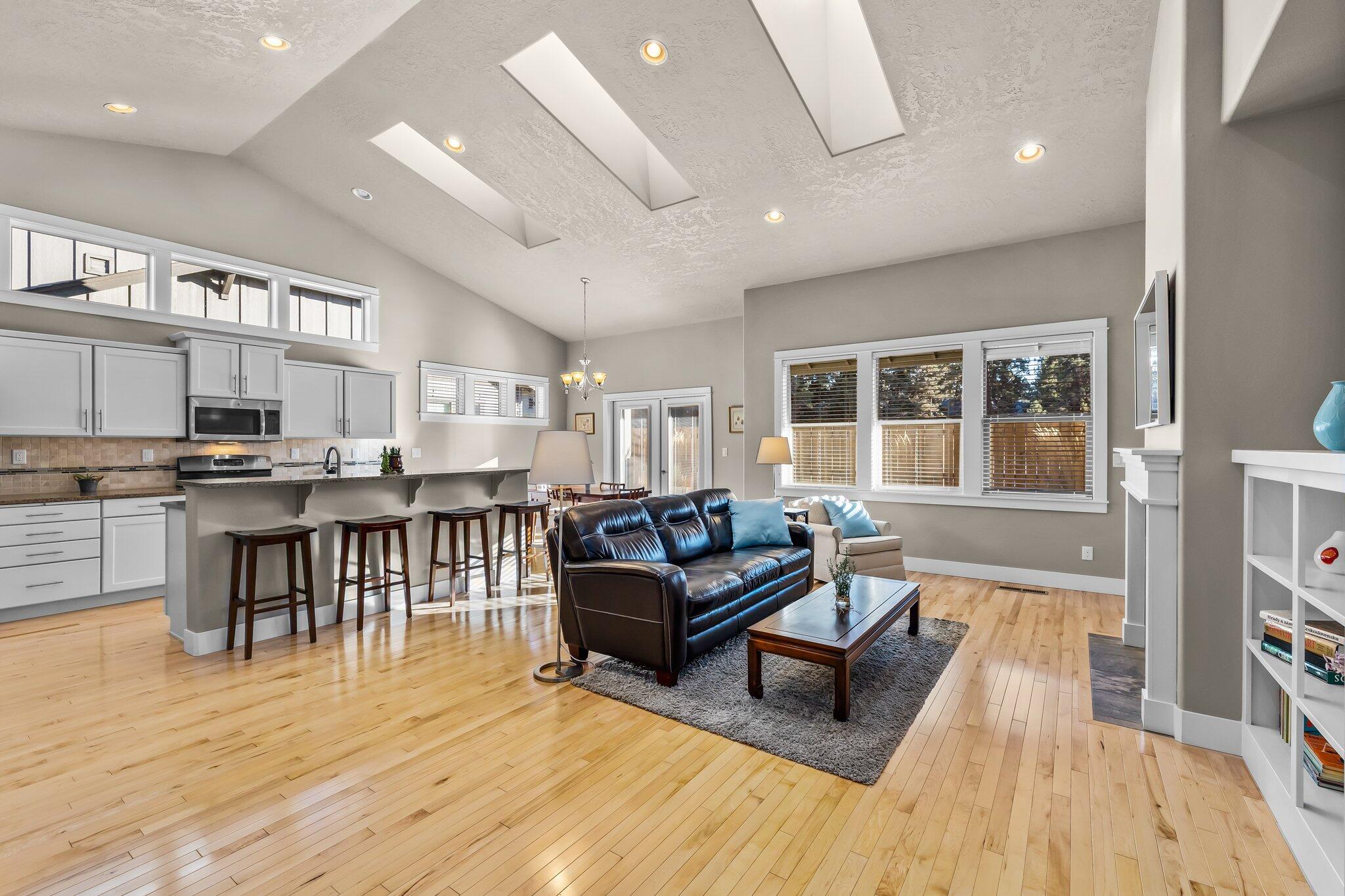 343 SW Cleveland Avenue