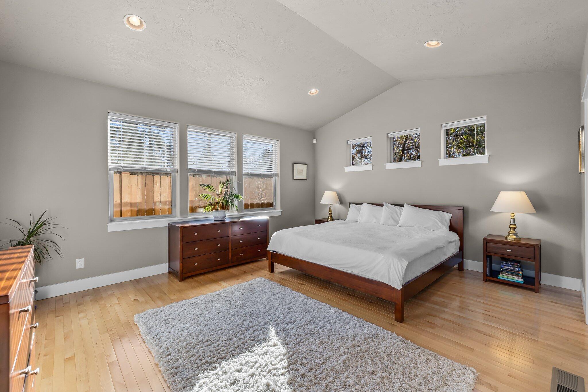 343 SW Cleveland Avenue