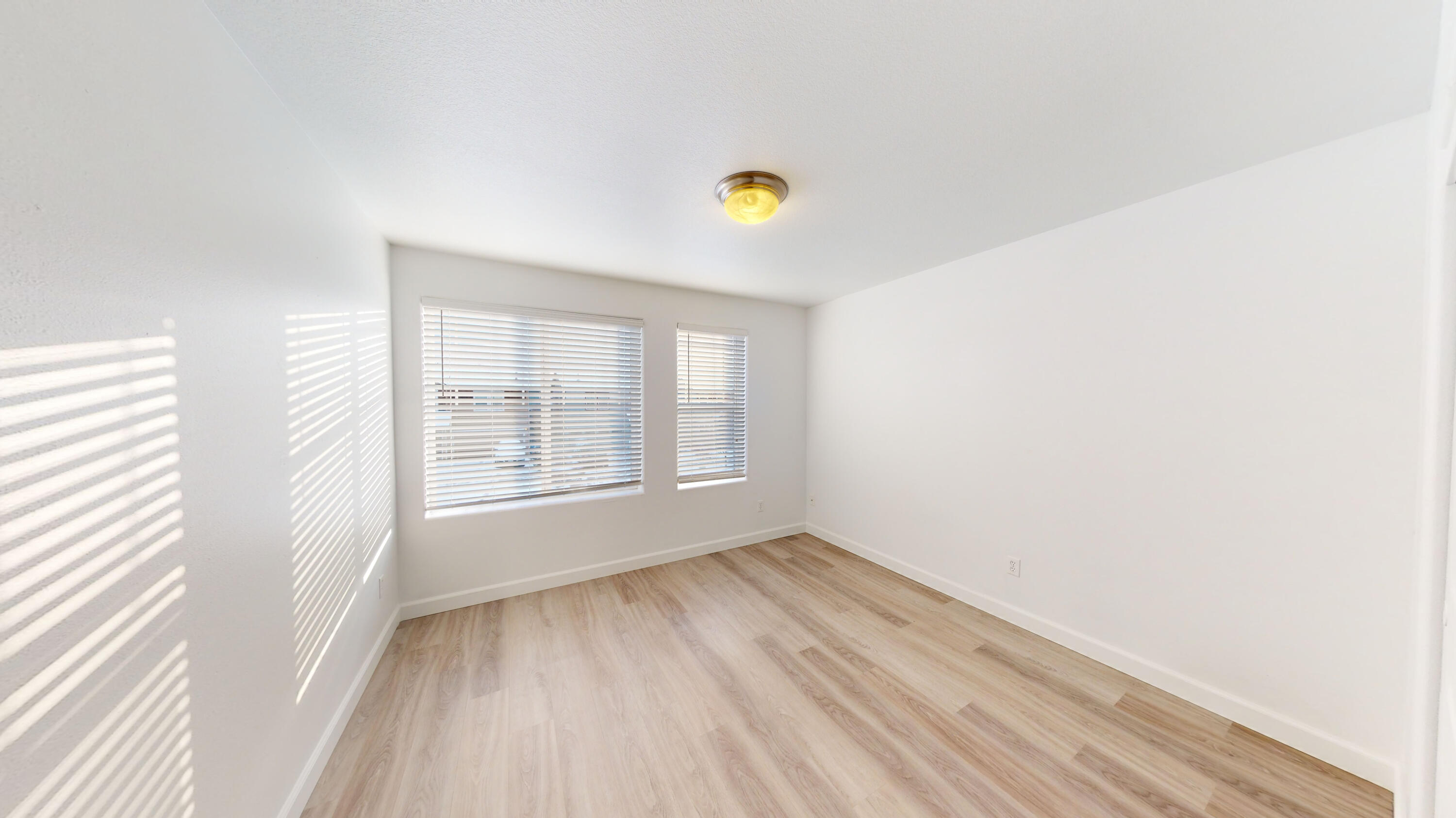 863 NE Locksley Drive