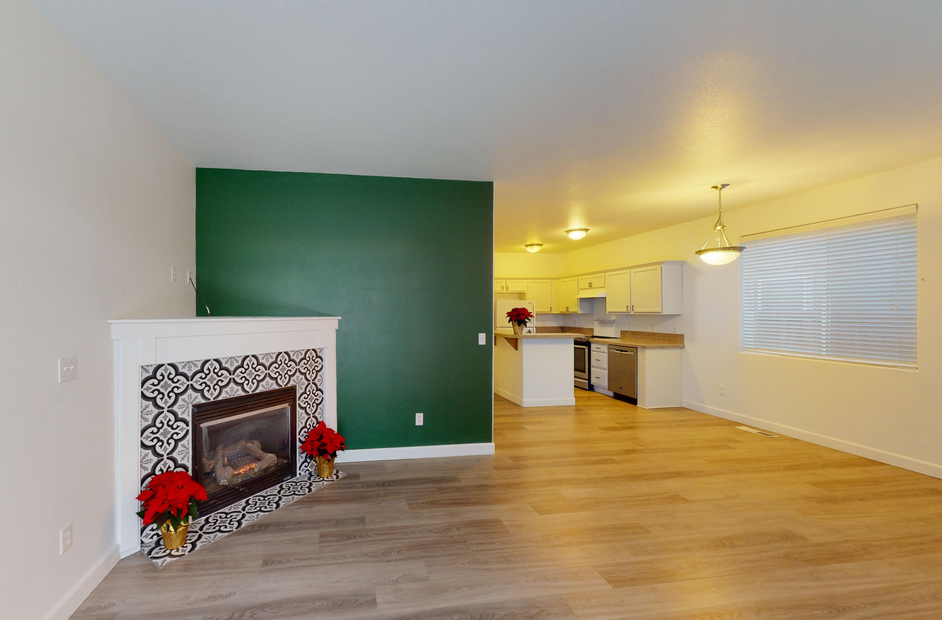 863 NE Locksley Drive